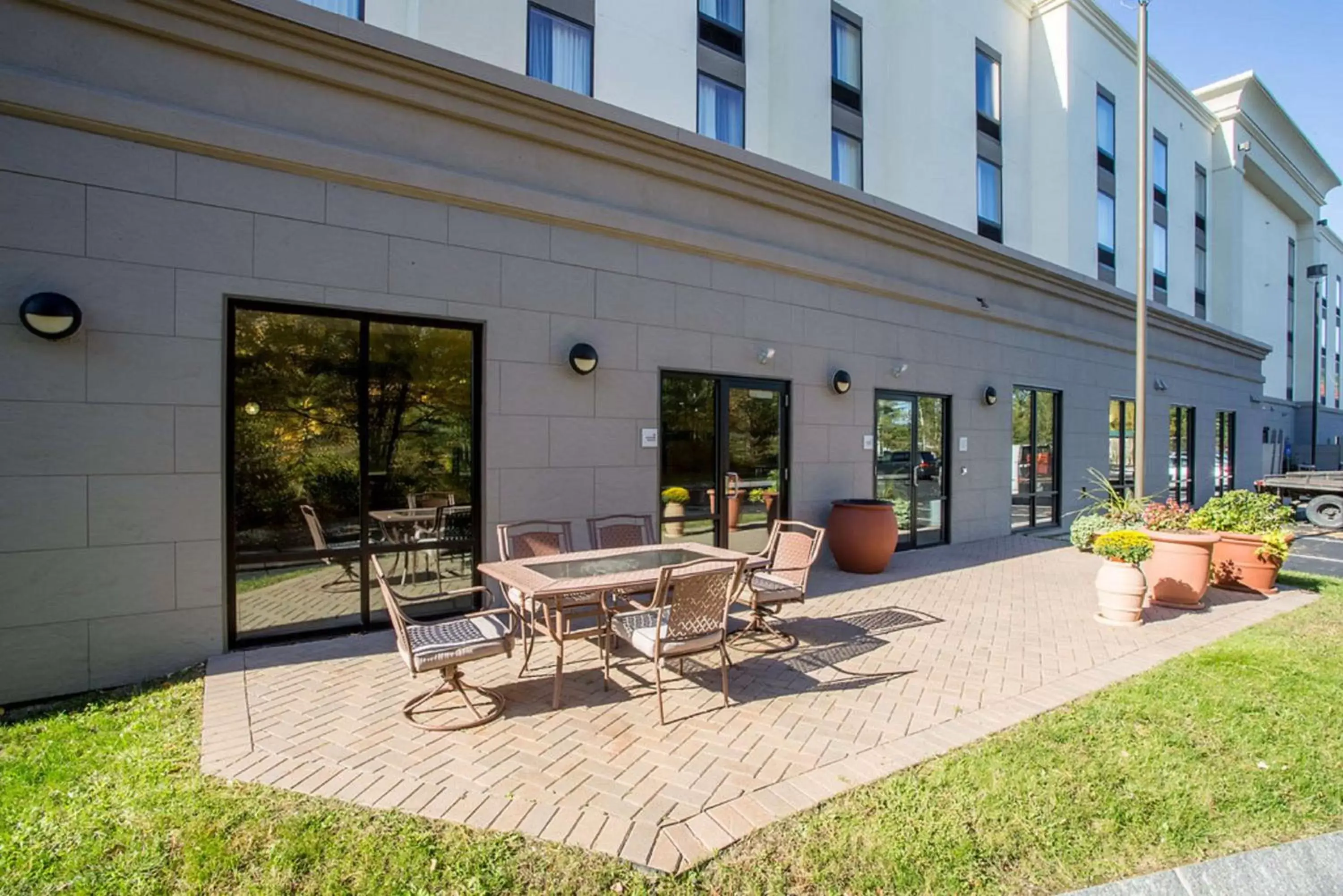 Pool view in Hampton Inn & Suites Tilton