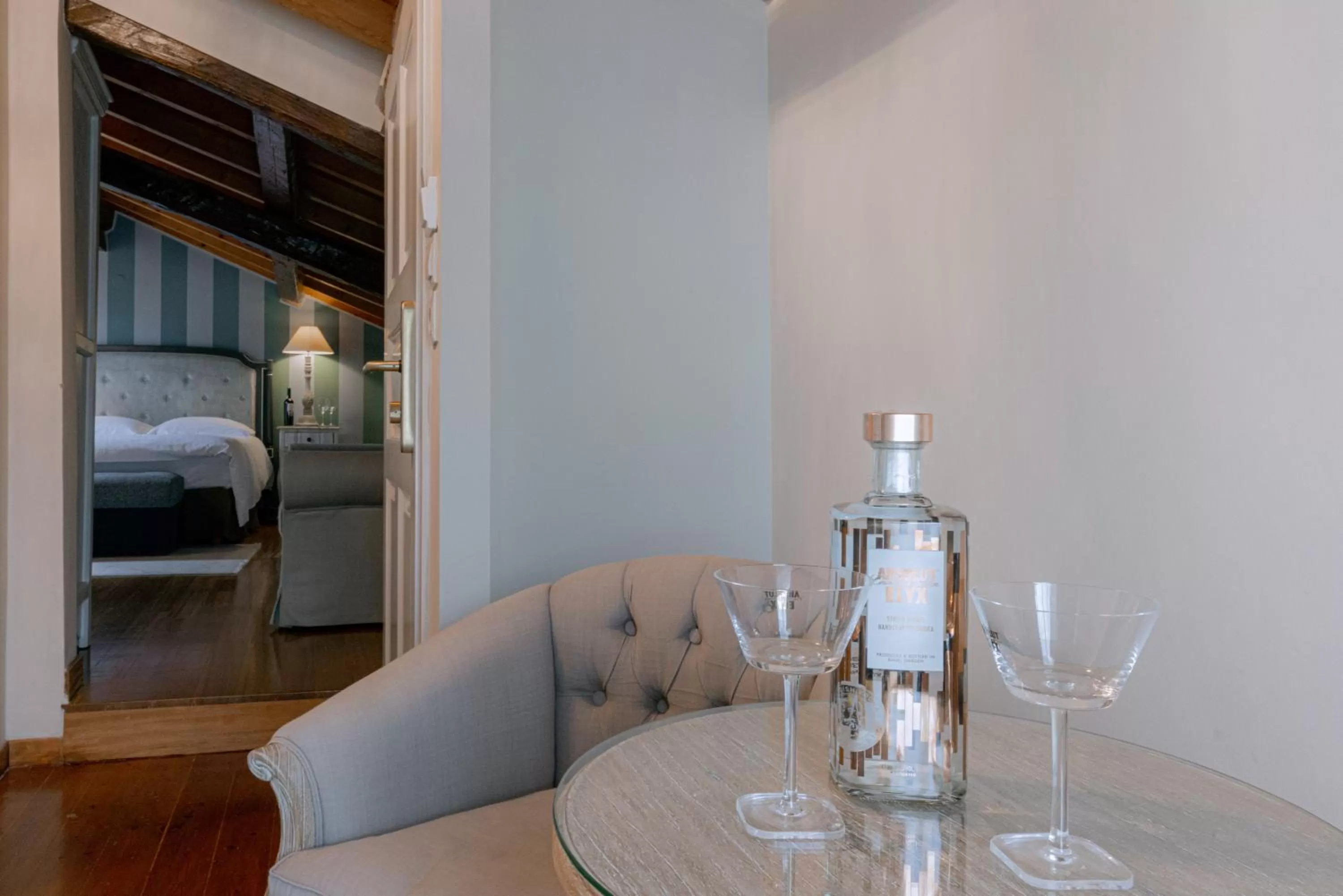 Seating area, Bed in Kastello Hotel