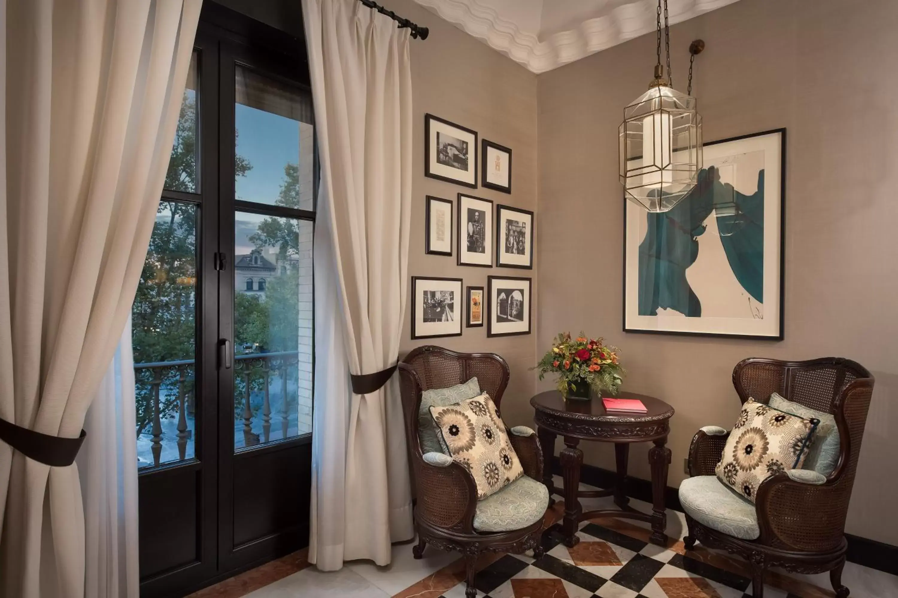 Living room in Hotel Alfonso XIII, a Luxury Collection Hotel, Seville