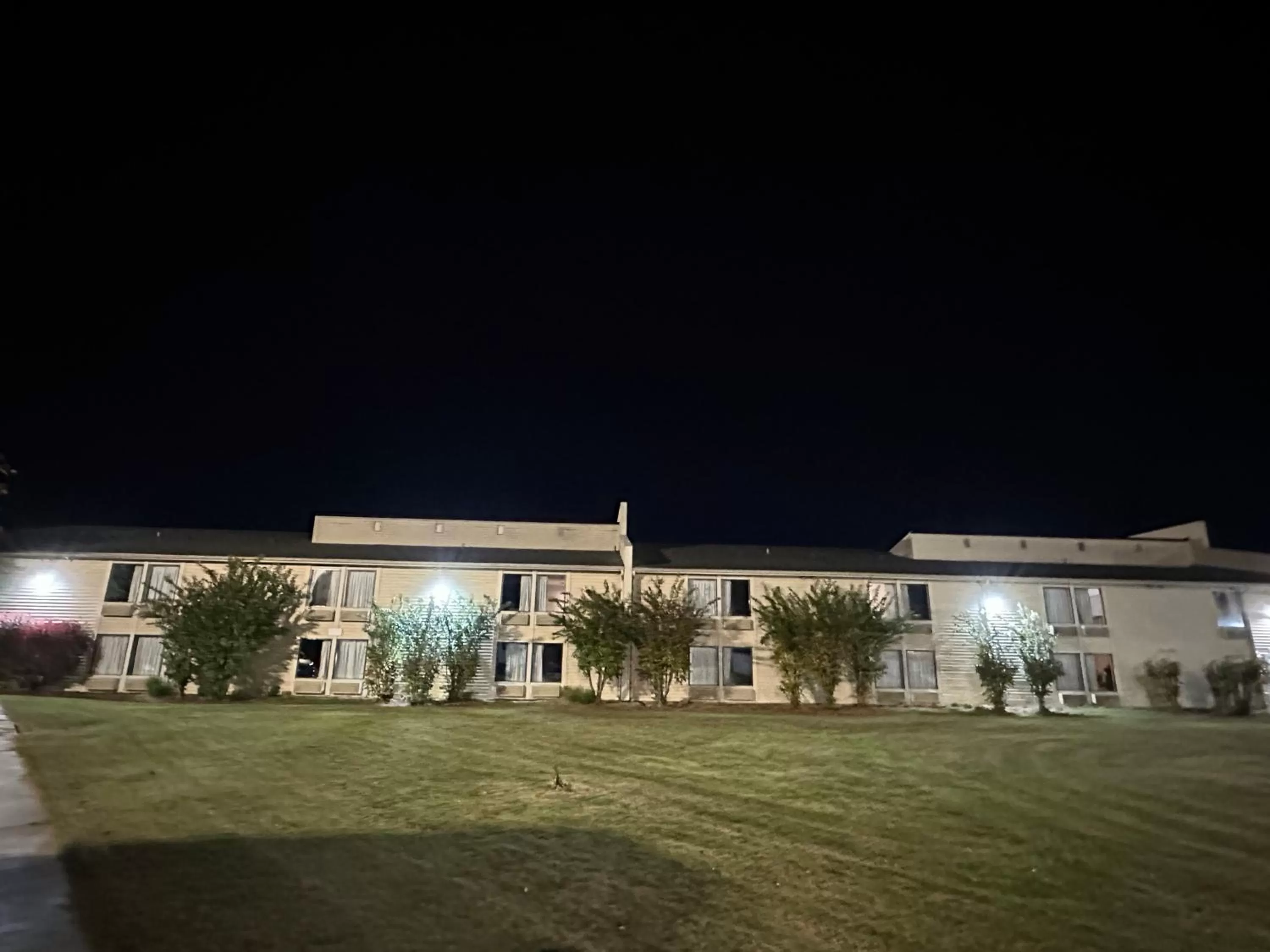 Property building in Motel 6-Greensboro, NC - Airport