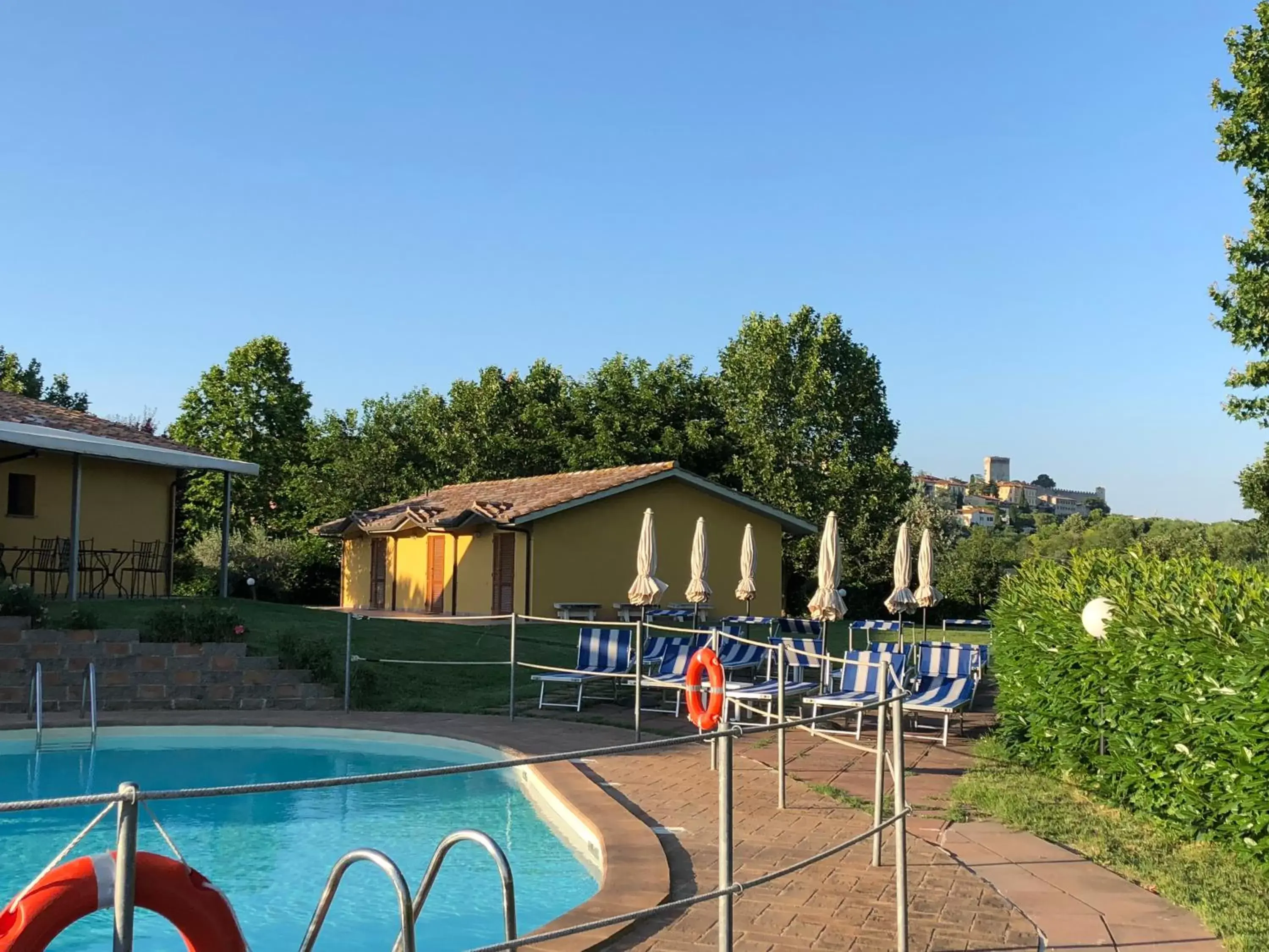 Property building, Swimming Pool in Le Macerine