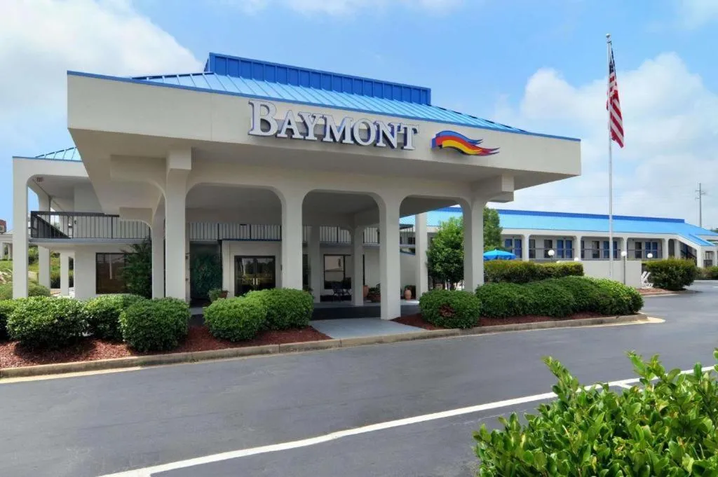 Property building in Baymont by Wyndham Macon I-75