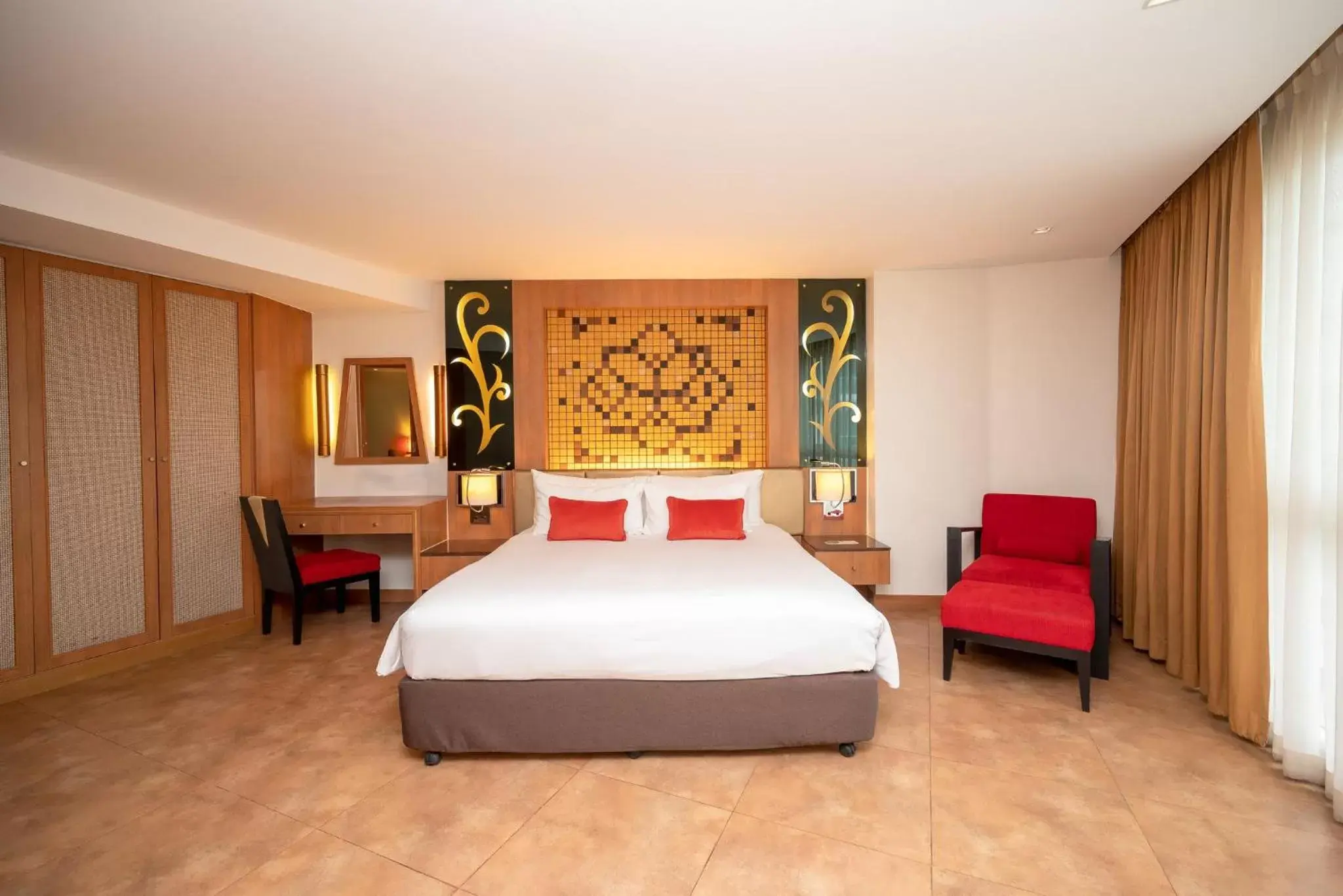 Photo of the whole room, Bed in Centara Nova Hotel and Spa Pattaya