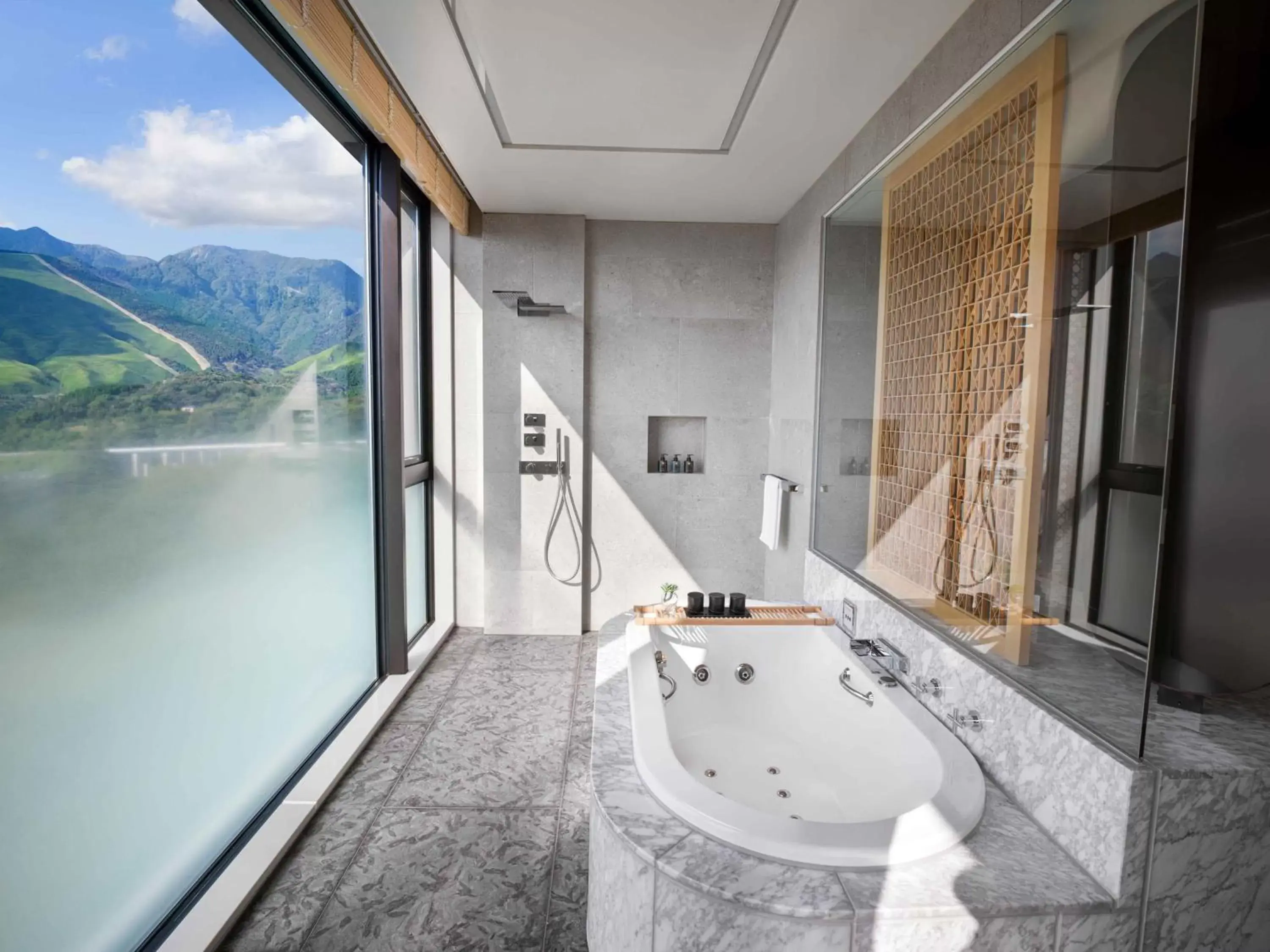 Photo of the whole room, Bathroom in ANA InterContinental Beppu Resort & Spa, an IHG Hotel