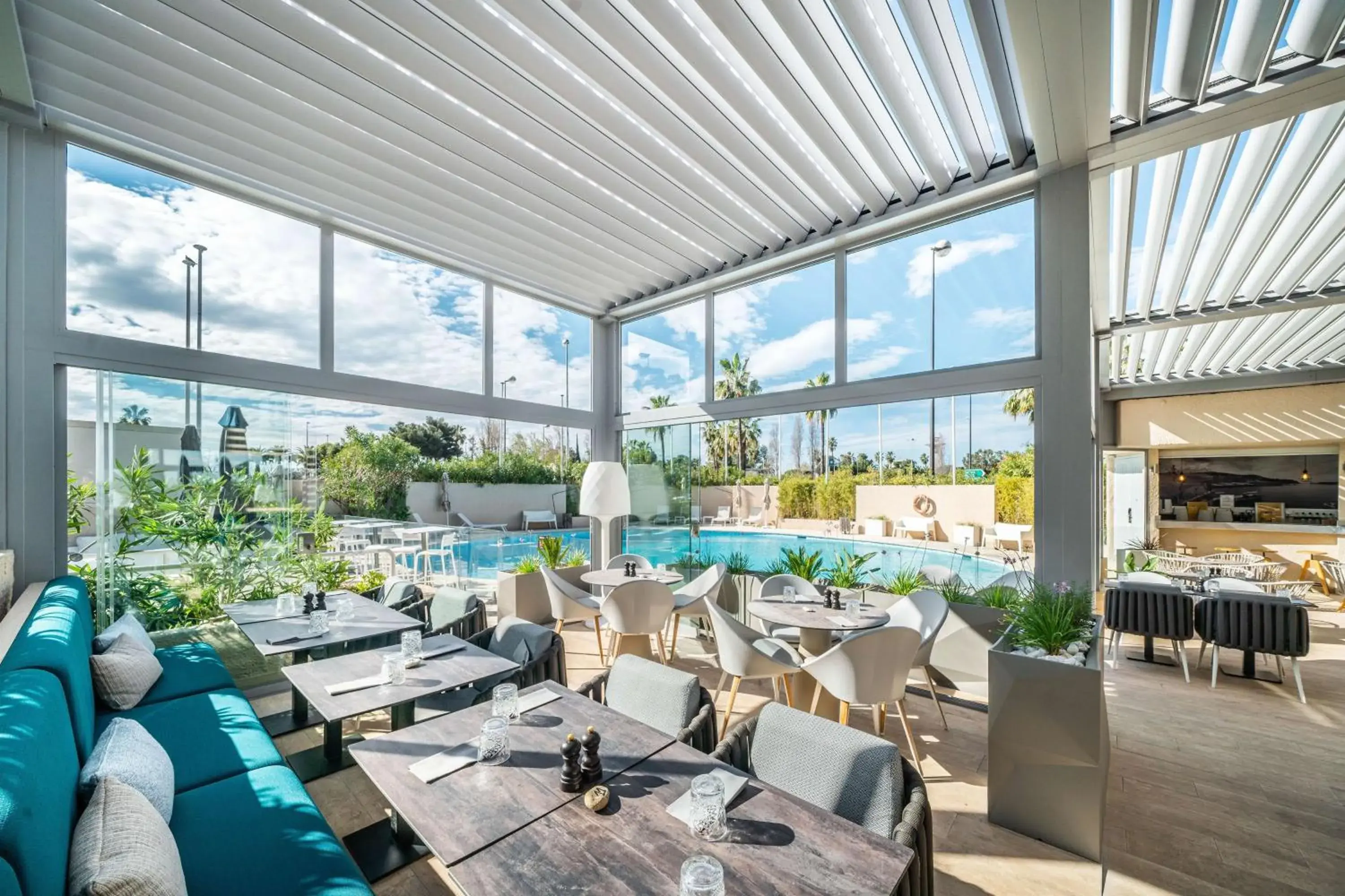 Restaurant/places to eat in Radisson Hotel Nice Airport Restaurant/places to eat in Radisson Hotel Nice Airport