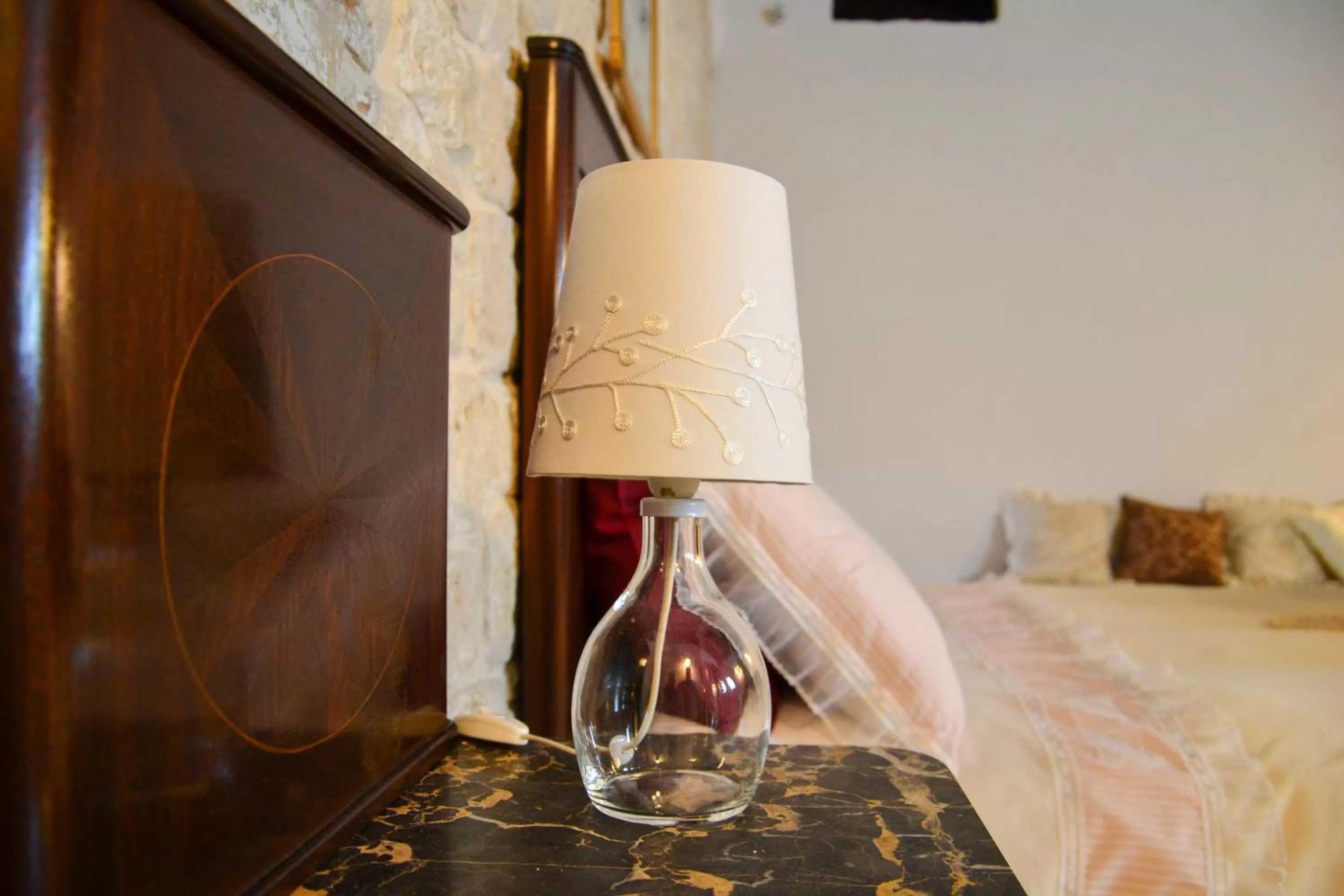 Decorative detail, Bed in Agriturismo Masseria Alberotanza