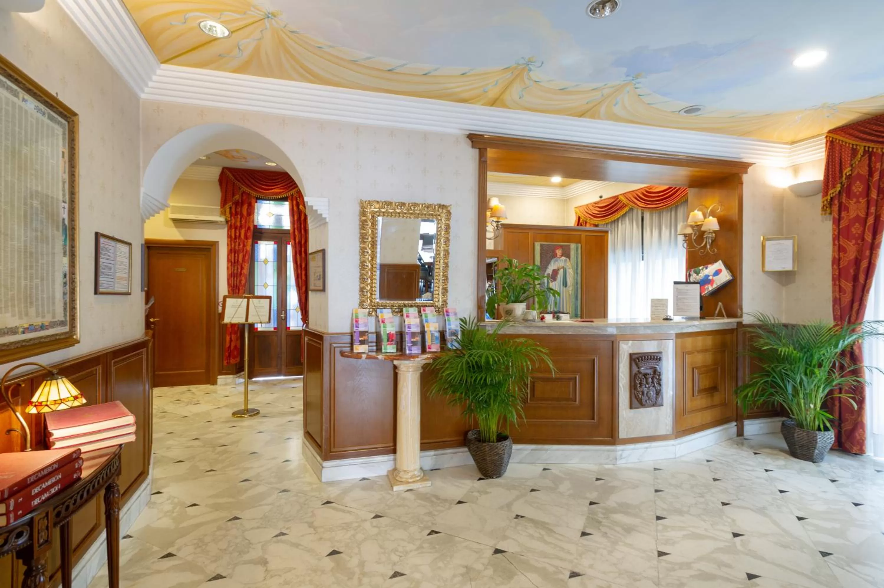 Lobby or reception in Hotel Boccaccio