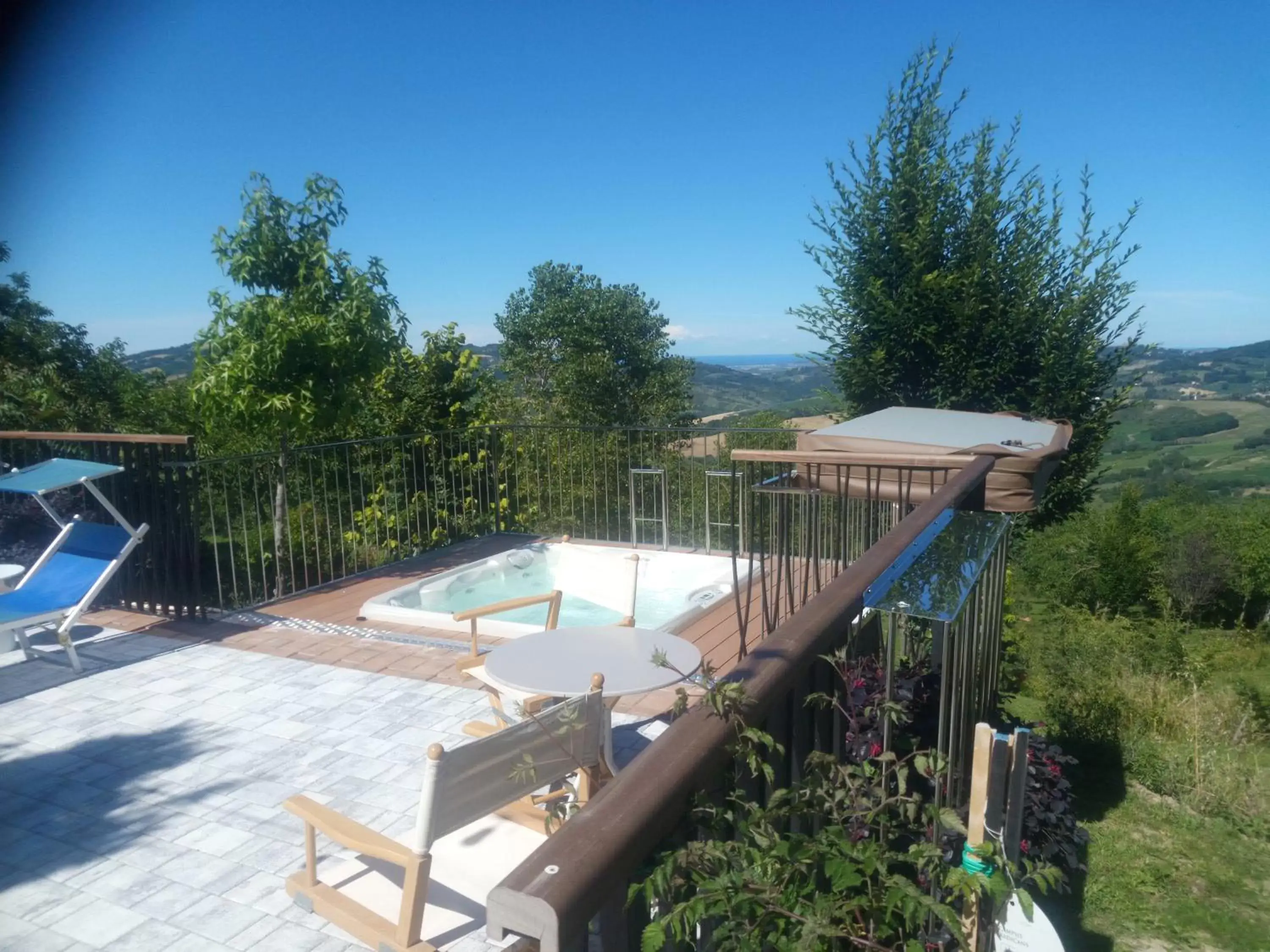 Pool View in Albergo Diffuso - Il Poggetto tra Urbino & San Marino