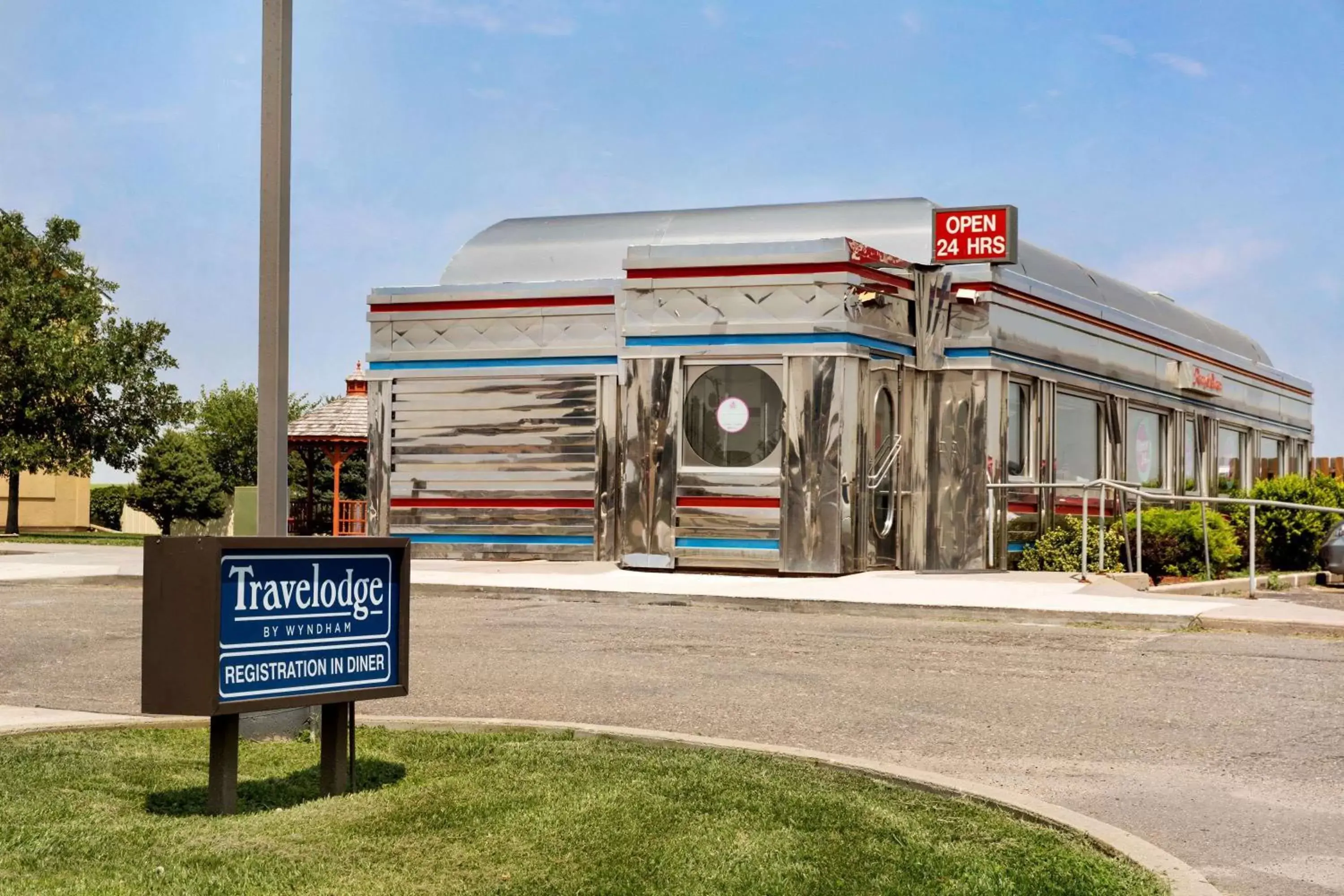 Restaurant/places to eat, Property Logo/Sign in Travelodge by Wyndham Sharon Springs