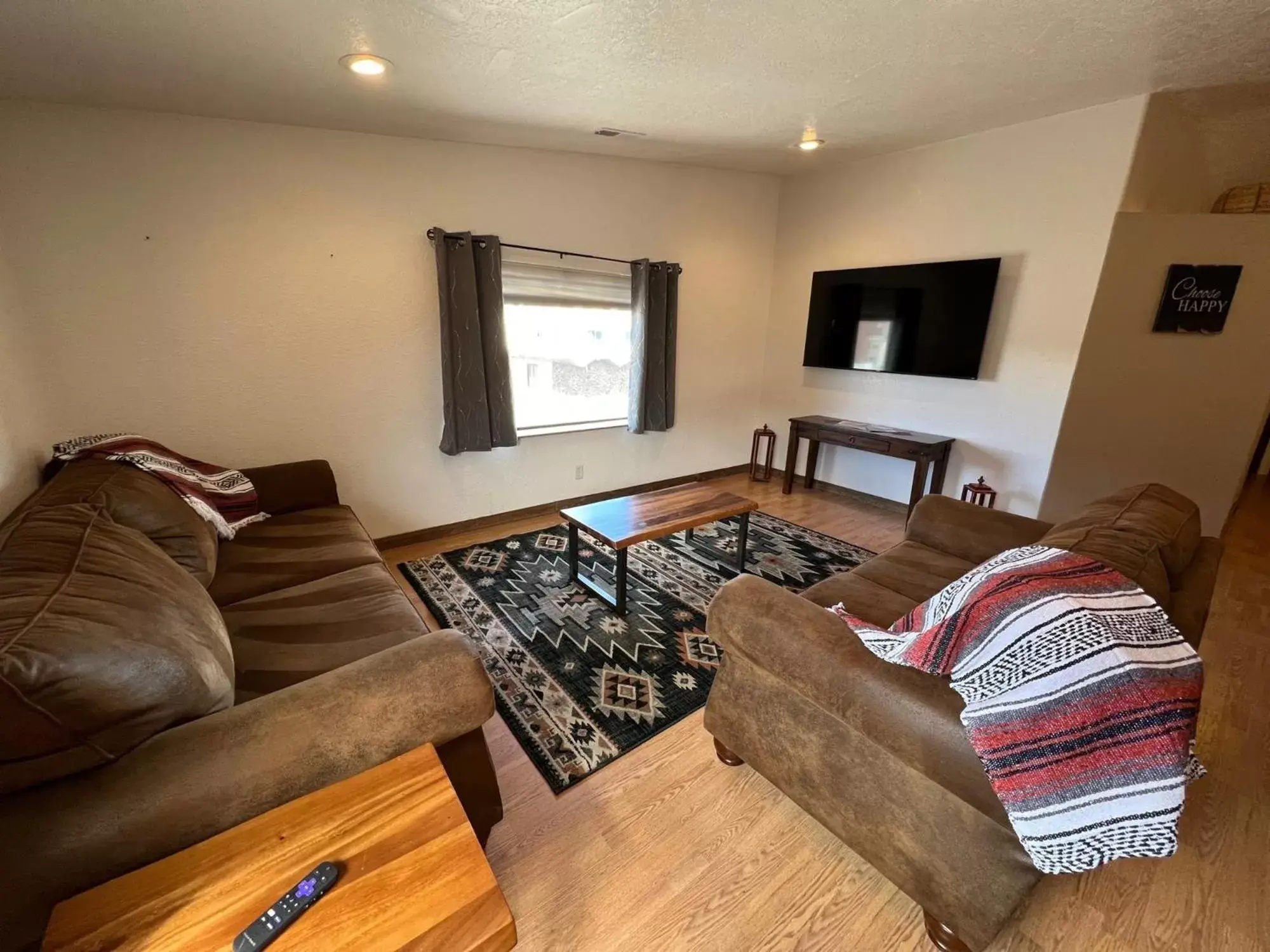 Seating Area in THE SNUGGLE INN