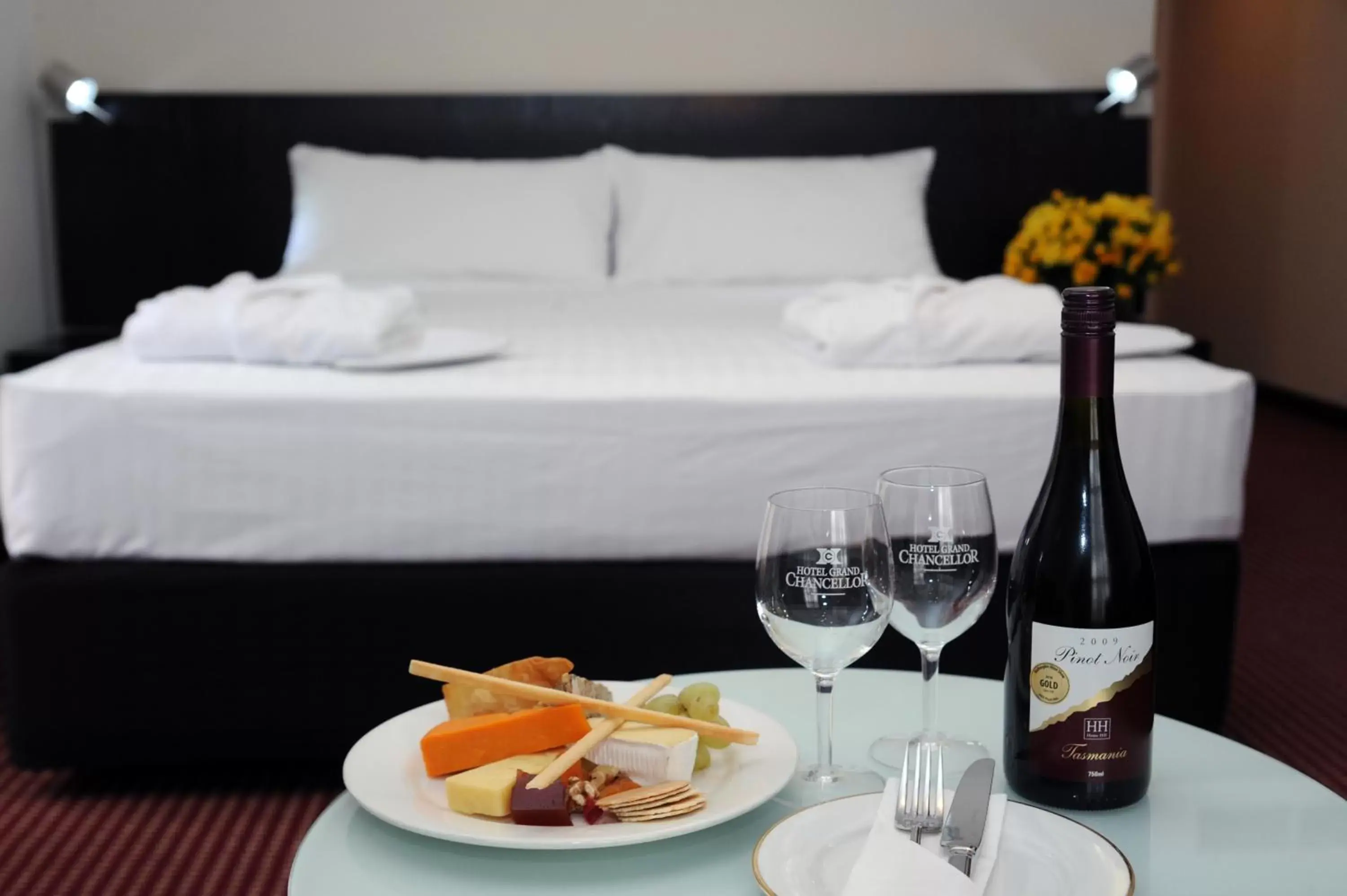 Food, Bed in Hotel Grand Chancellor Launceston