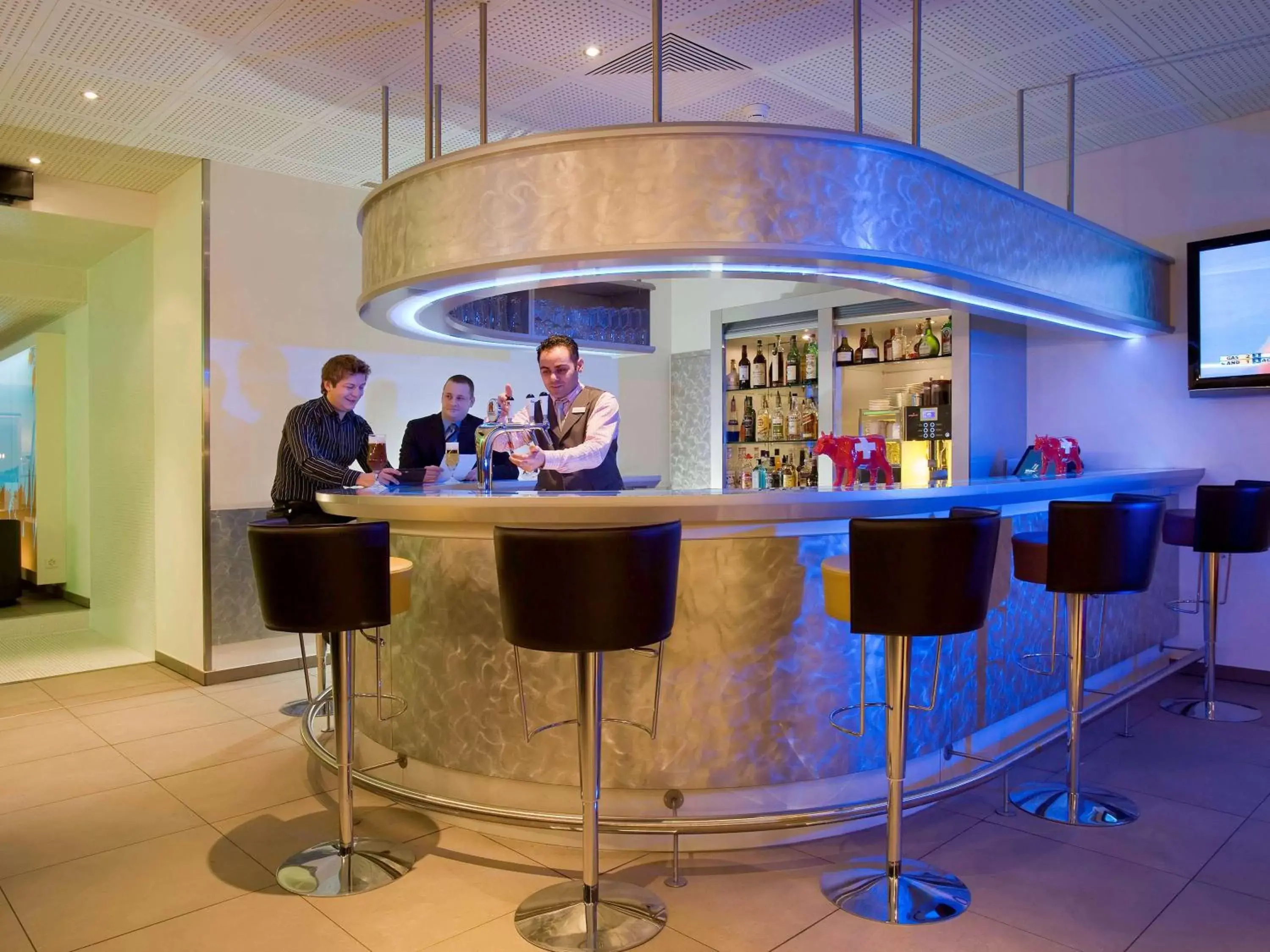 Lounge or bar, Lounge/Bar in Novotel Zürich Airport Messe