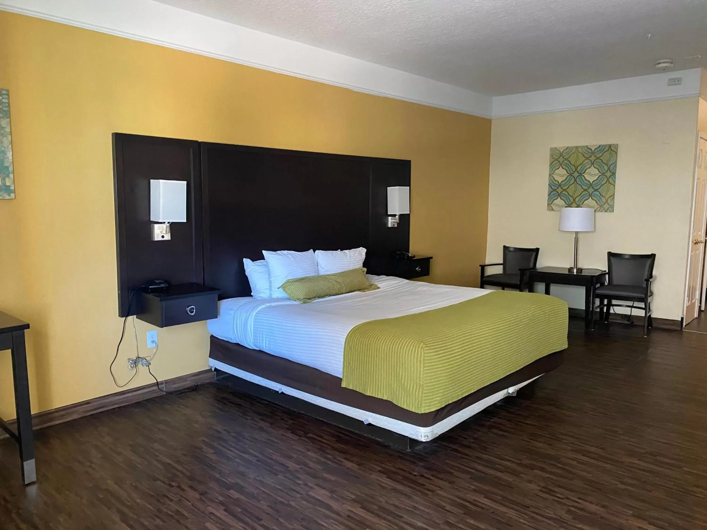 Photo of the whole room, Bed in Galveston Beach Hotel