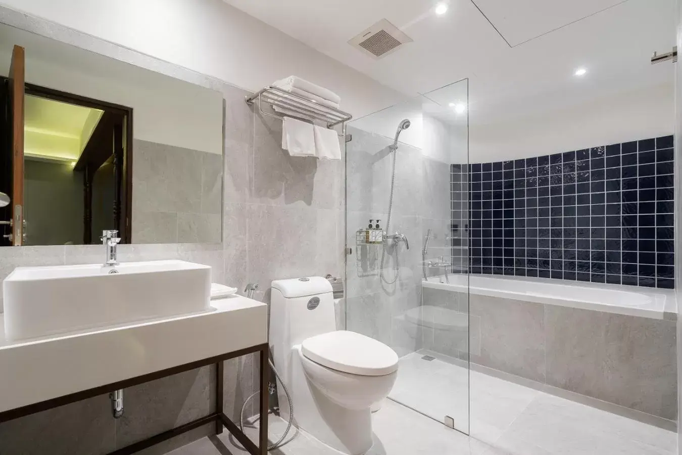Shower, Bathroom in True Siam Phayathai Hotel