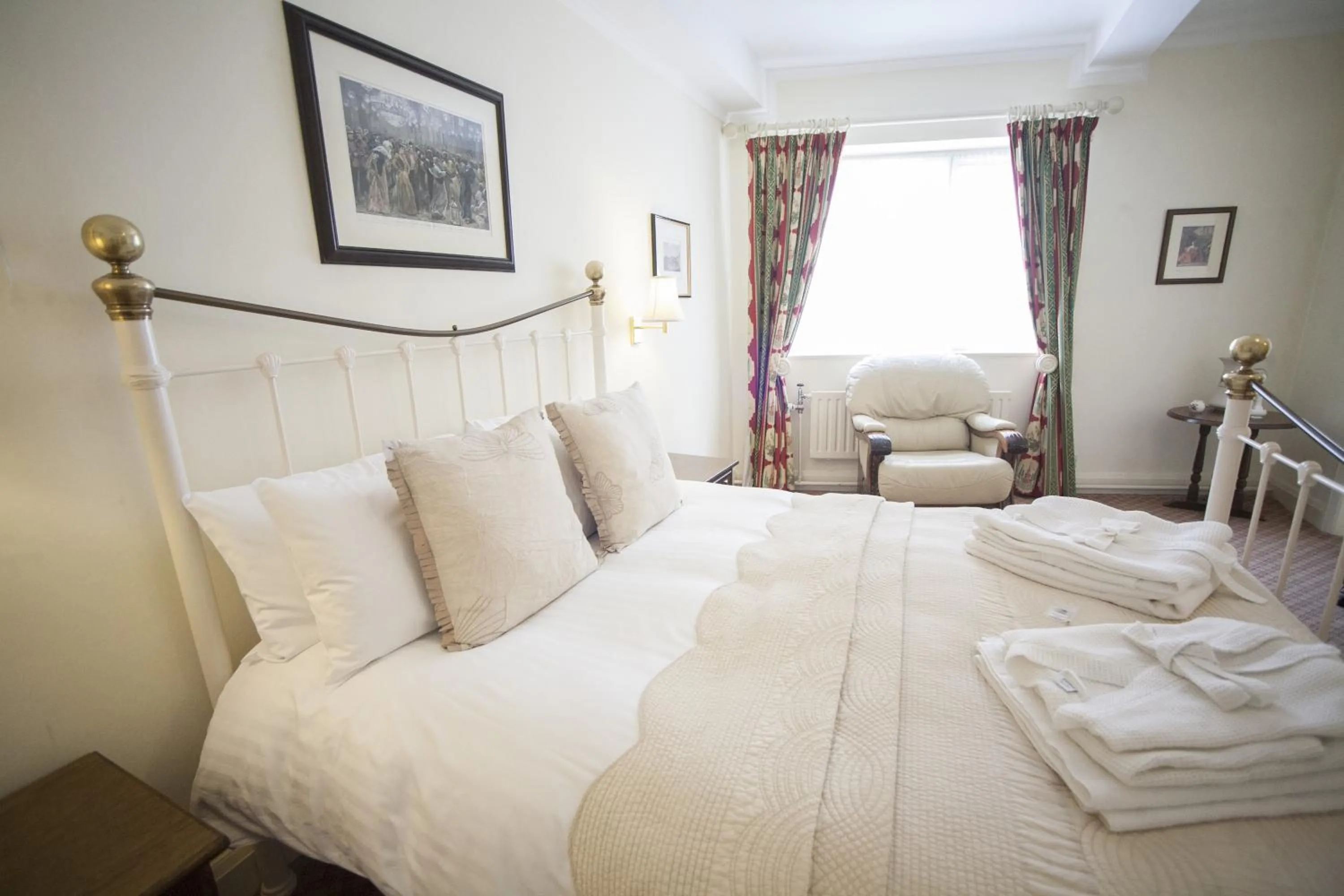 Bedroom, Bed in The Lion Hotel Shrewsbury