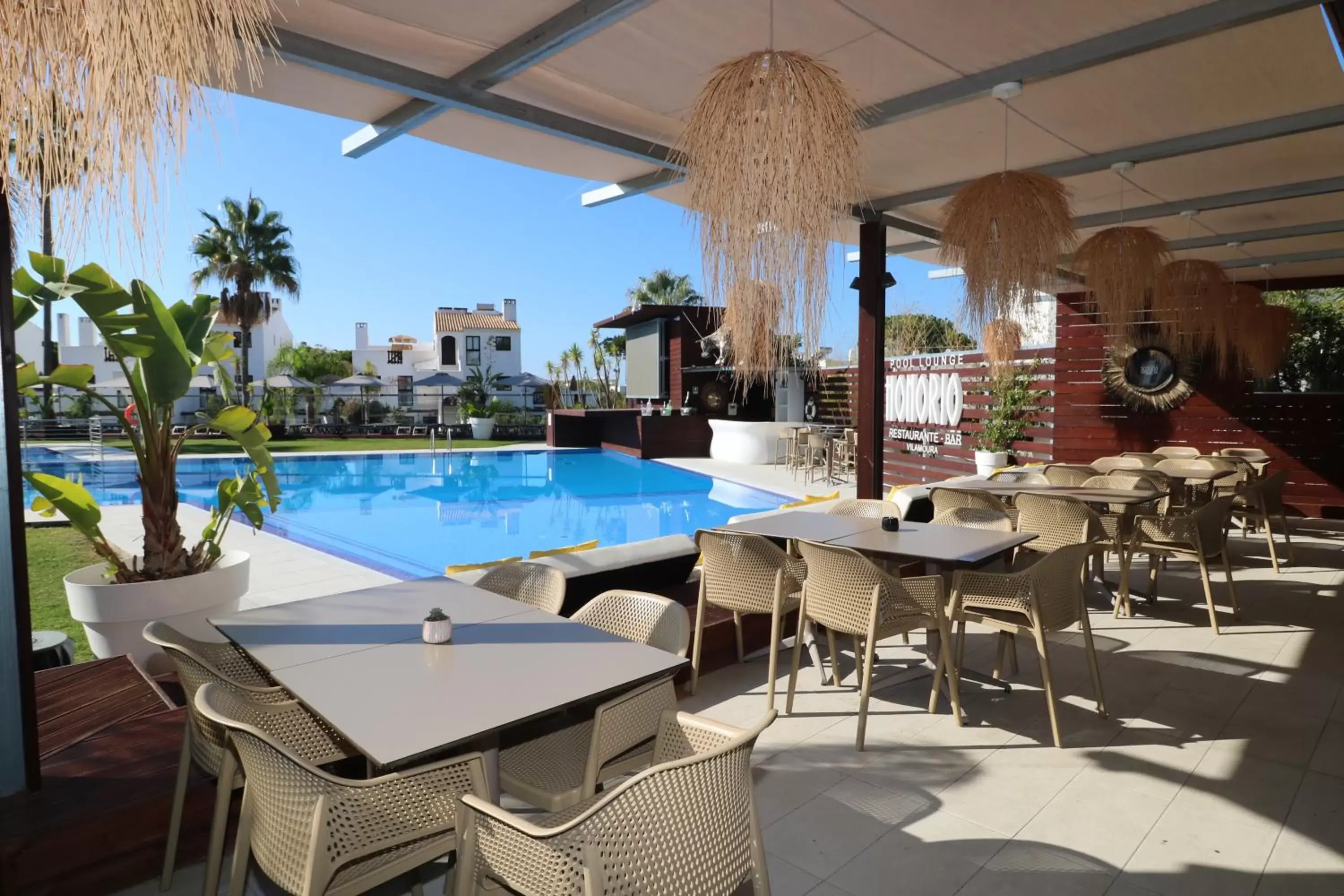 Restaurant/places to eat, Swimming Pool in Apartamentos Honorio - Pool and Garden