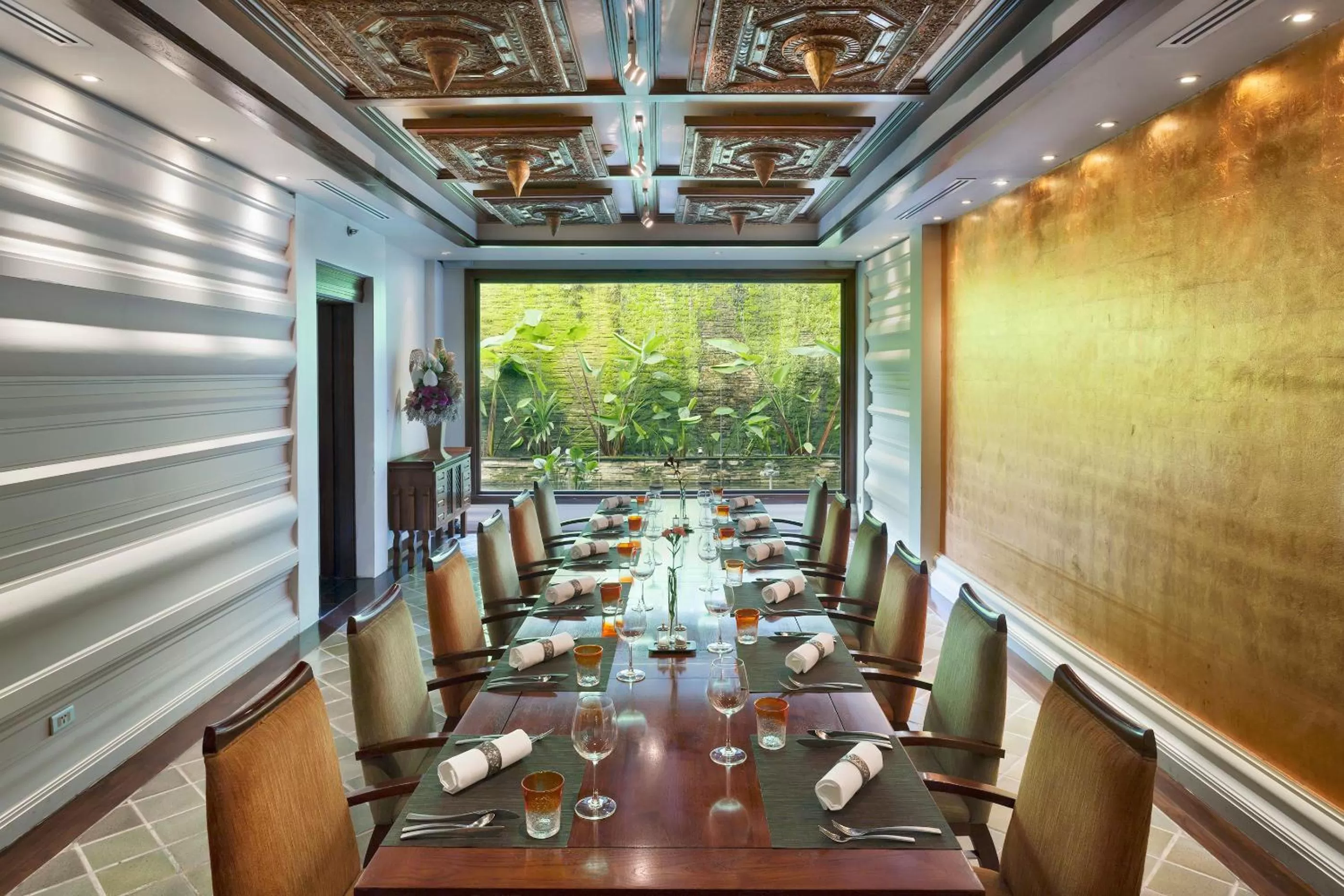 Restaurant/places to eat in RatiLanna Riverside Spa Resort