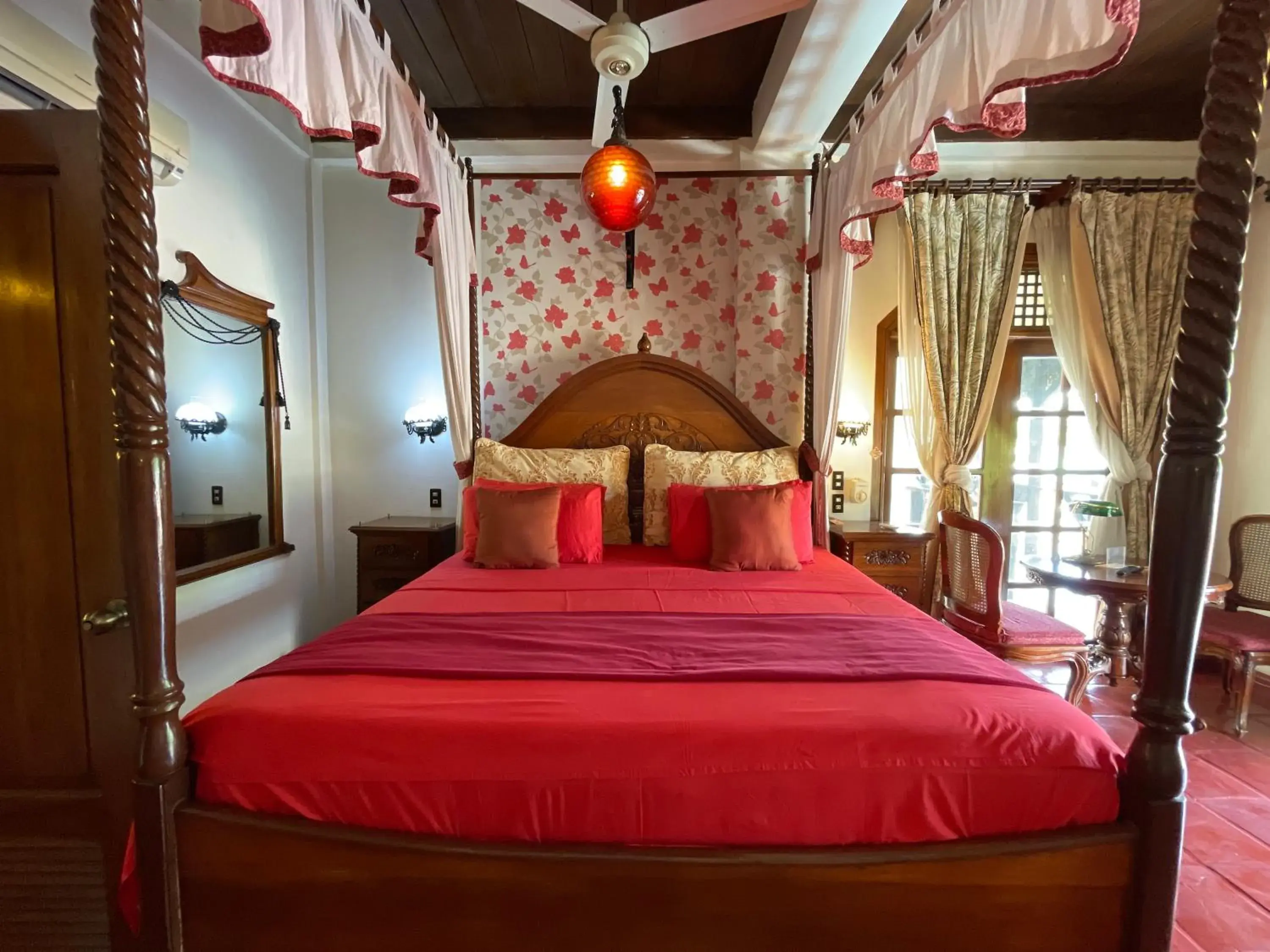 Deluxe Room in Tropicana Castle Dive Resort powered by Cocotel