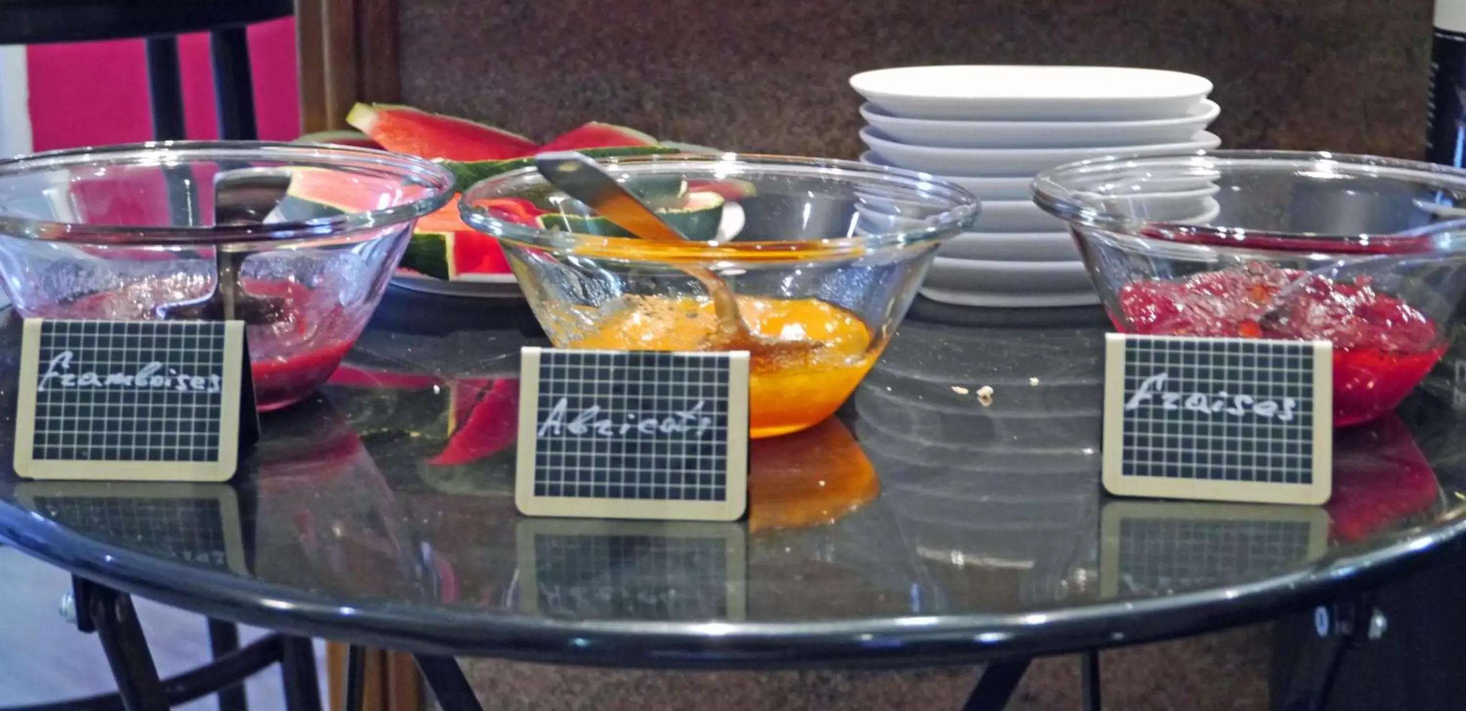 Continental breakfast in Hôtel des Ambassadeurs