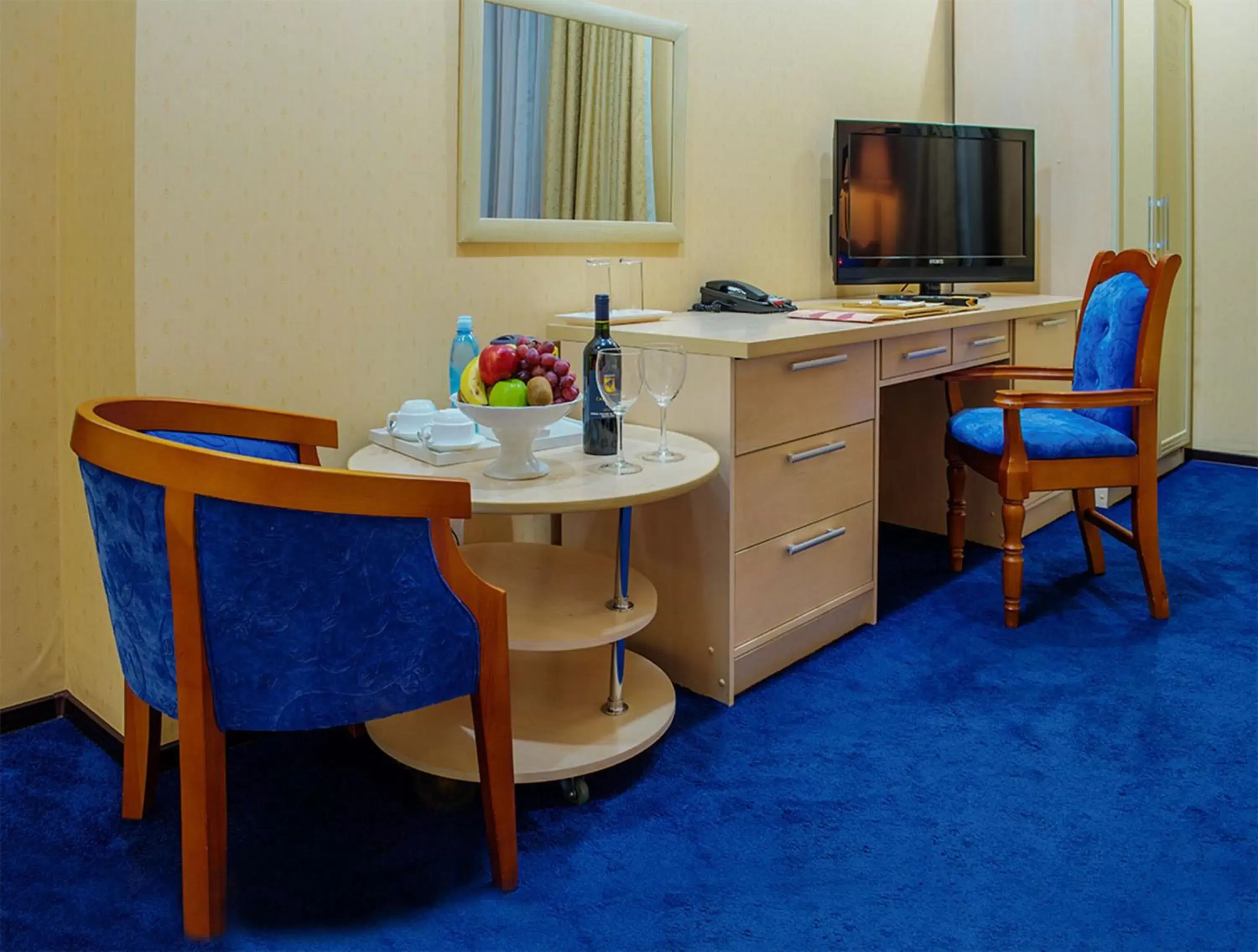 Coffee/tea facilities, TV/Entertainment Center in King Hotel Astana