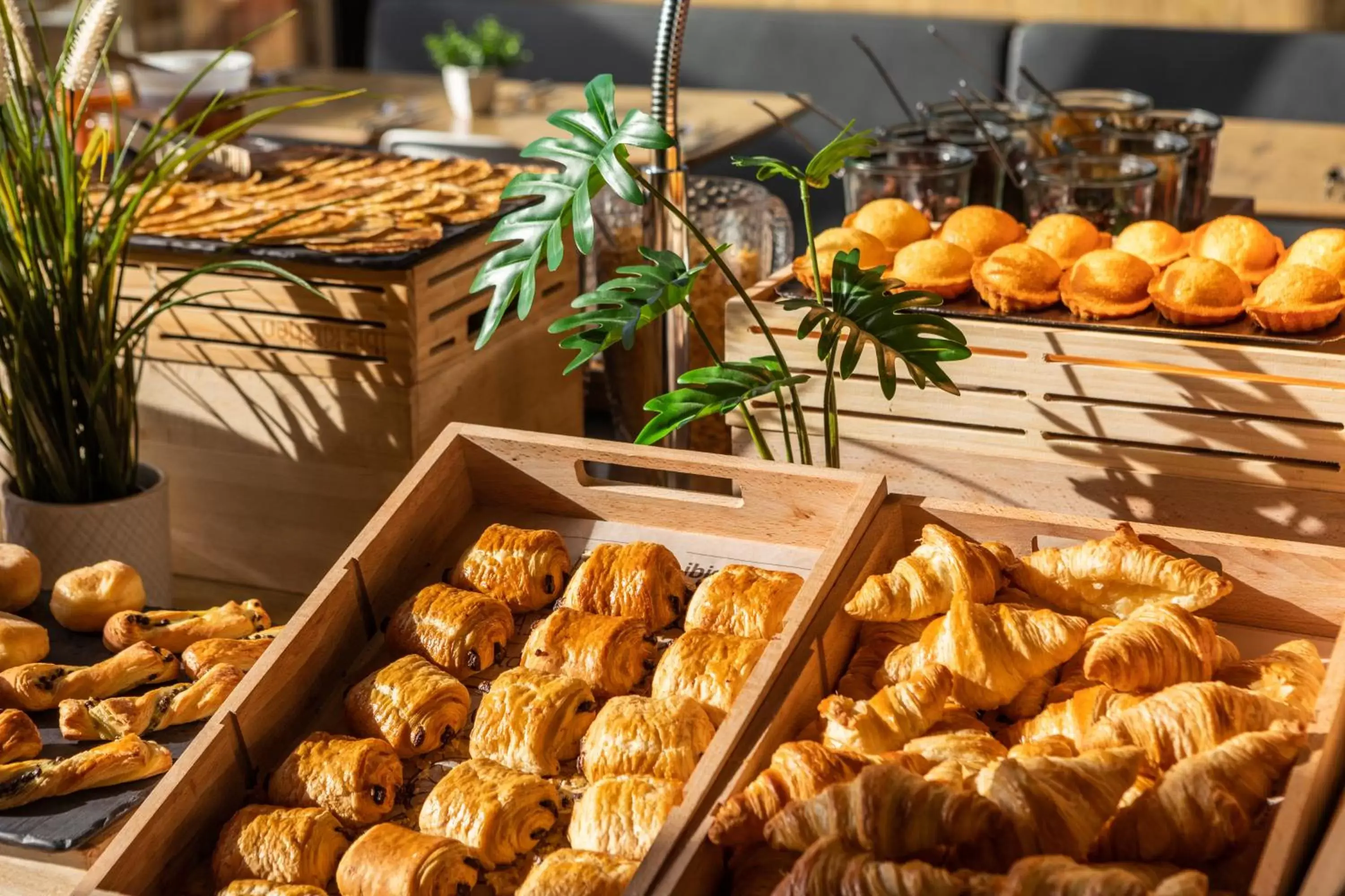 Breakfast, Food in ibis Niort Marais Poitevin