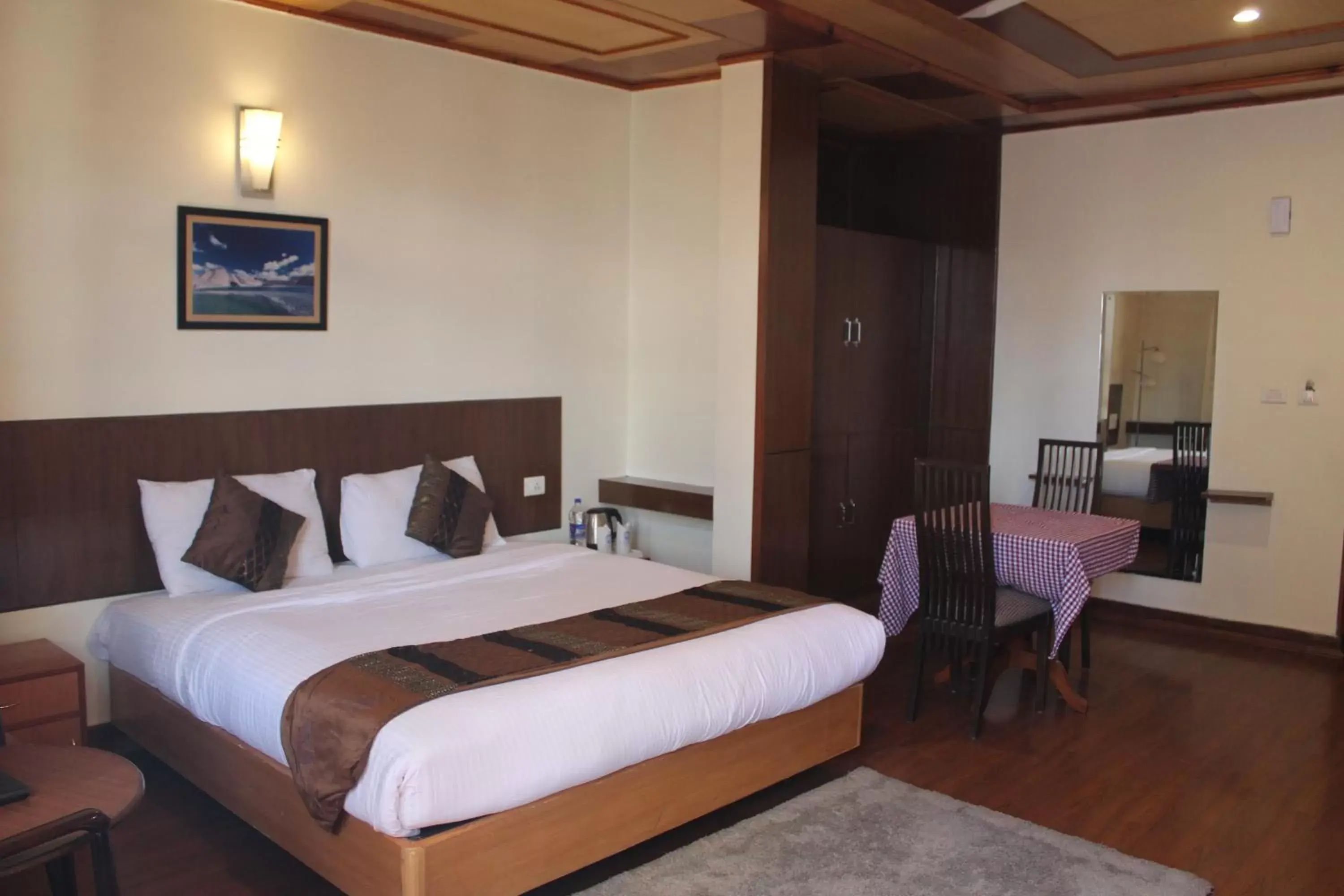 Bedroom, Bed in Hotel Broadways Inn Bedroom, Bed in Hotel Broadways Inn