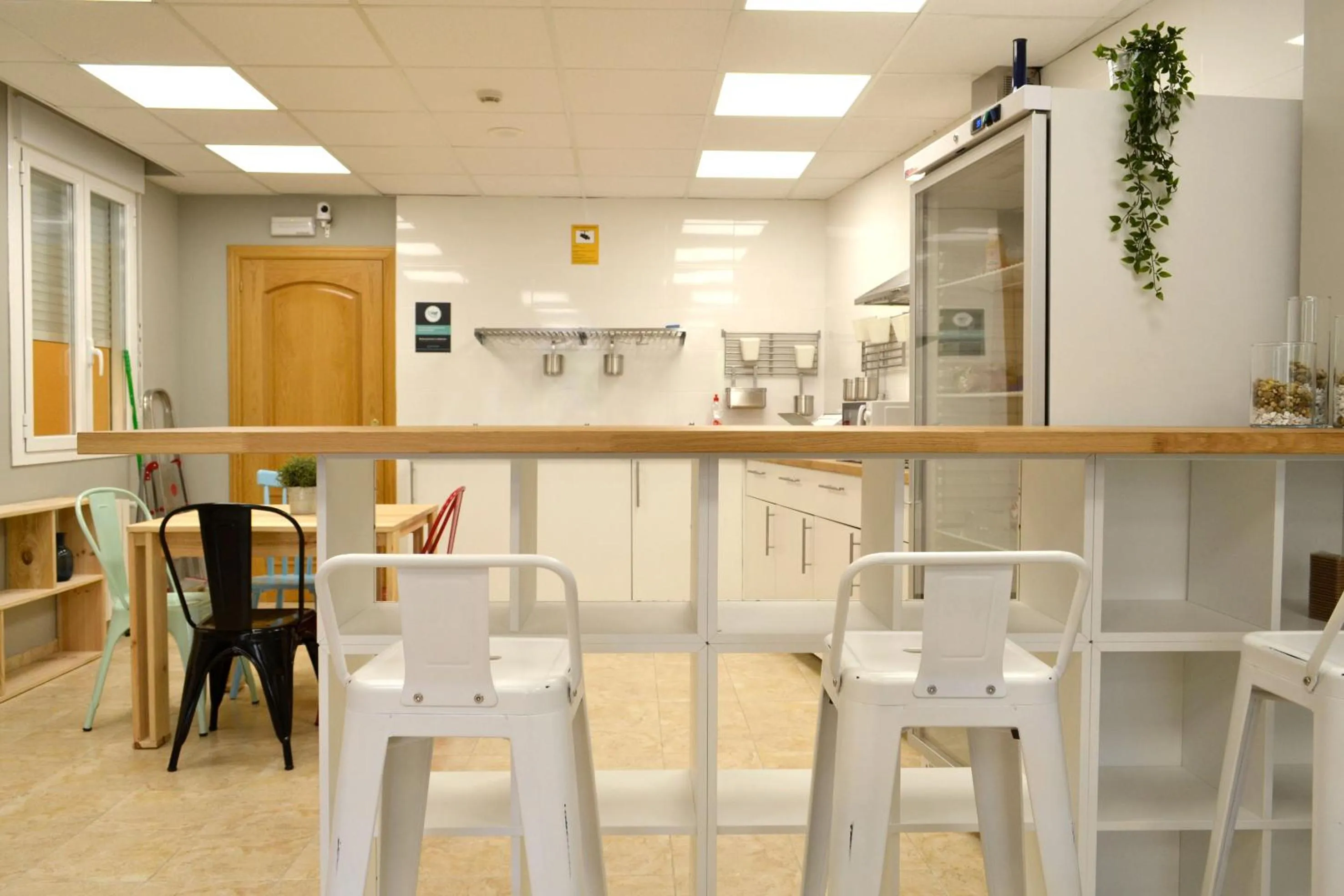 Communal kitchen in Alda Estella Hostel