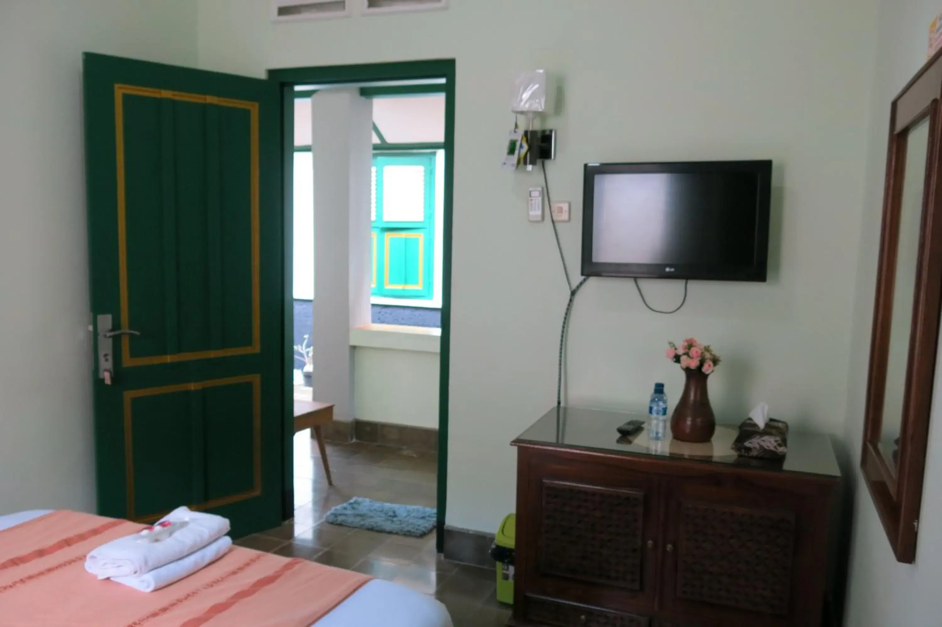 TV/Entertainment Center in Pamularsih Homestay