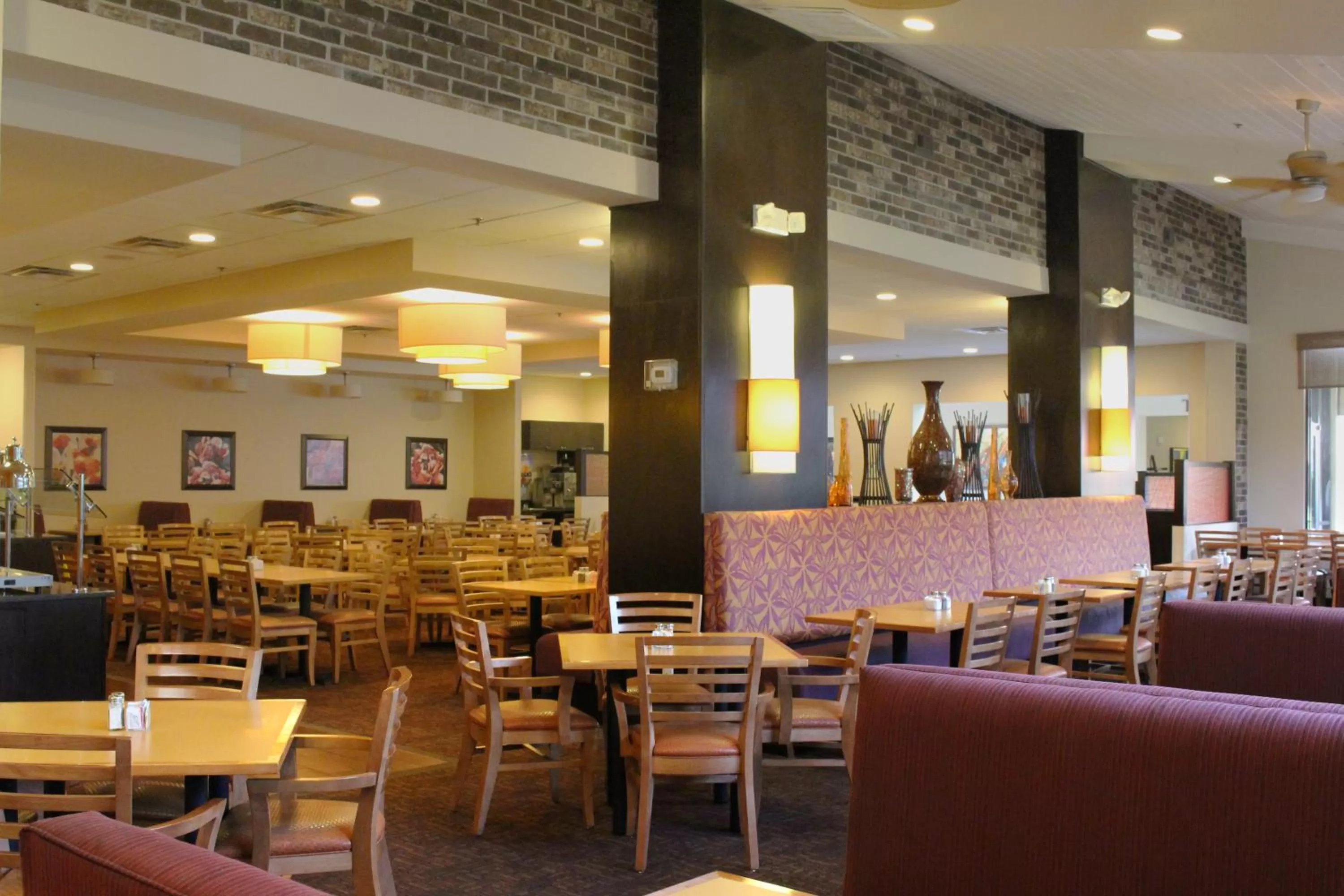 Restaurant/places to eat in Rosen Inn International Near The Parks