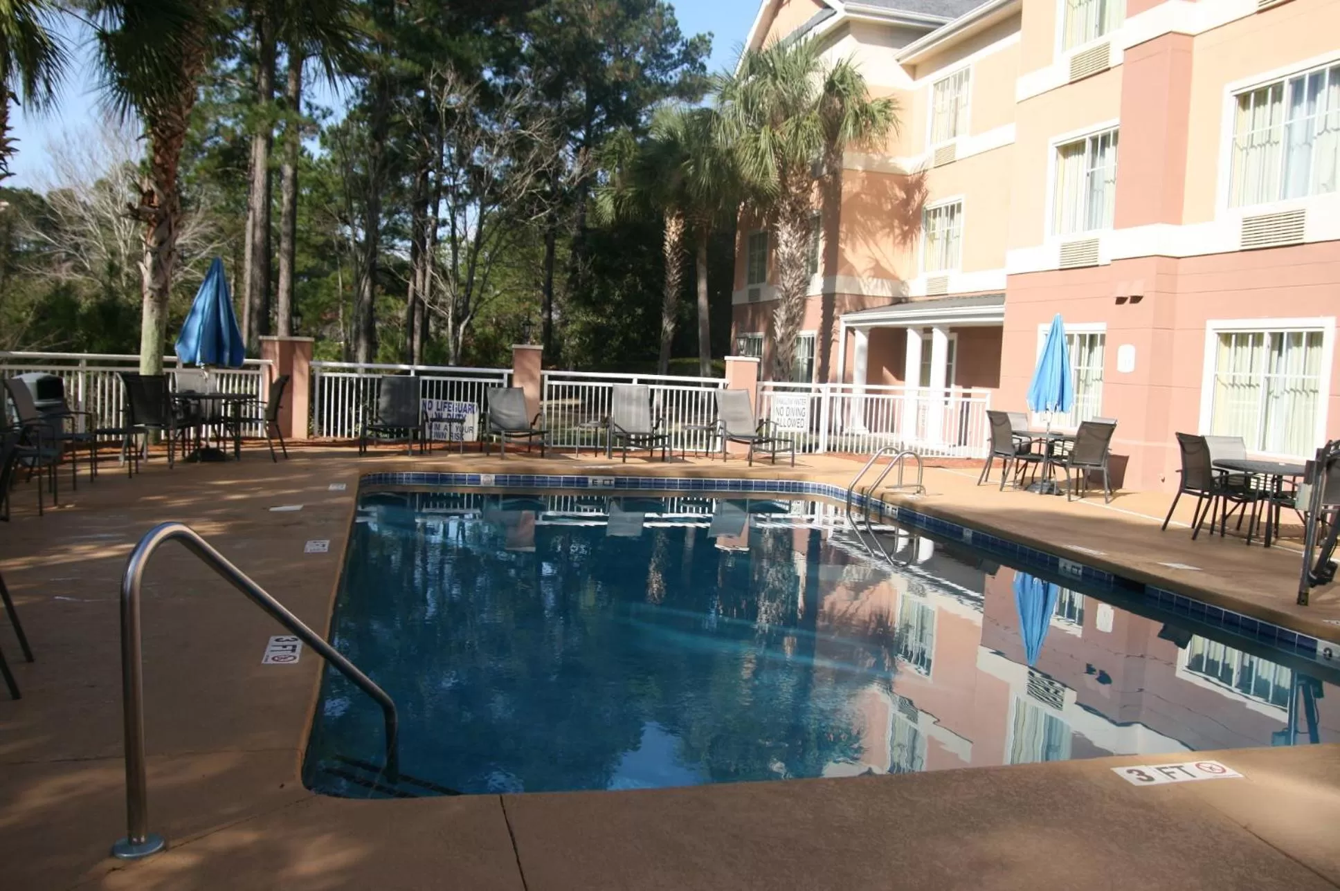 Swimming pool in Okatie Hilton Head Hotel