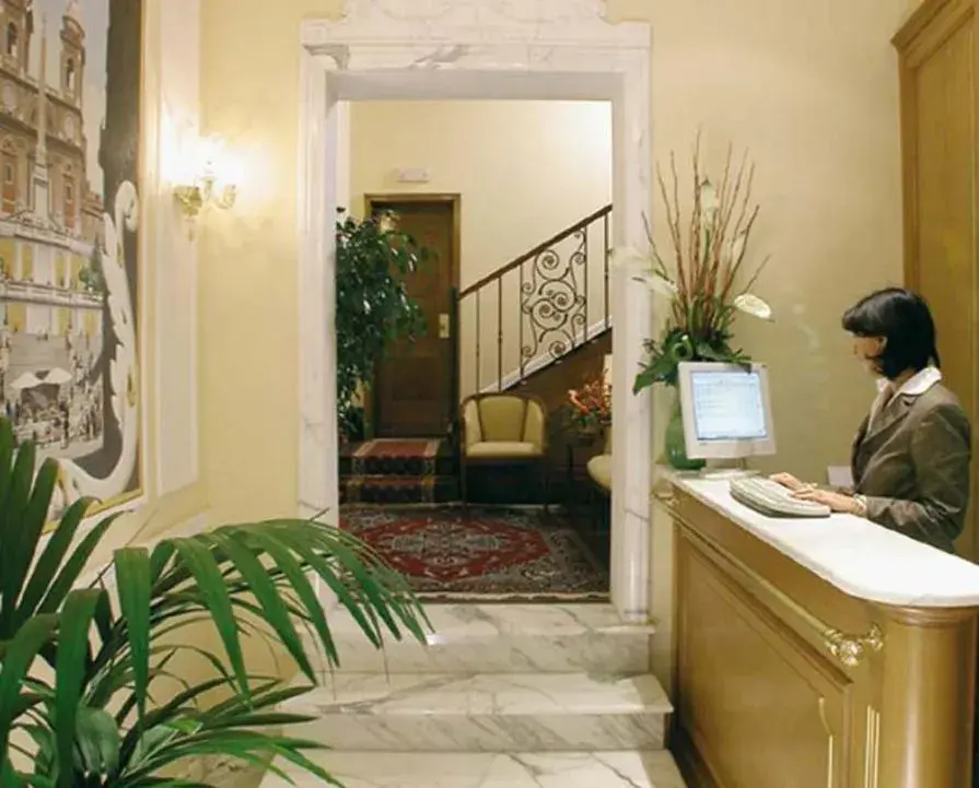 People, Lobby/Reception in Hotel La Lumiere Di Piazza Di Spagna
