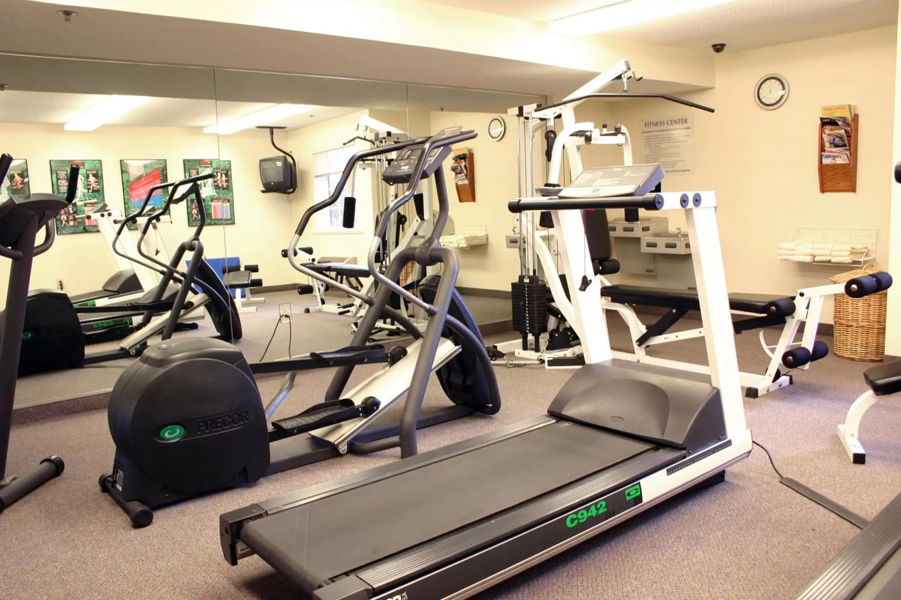 Spa and wellness centre/facilities, Fitness Center/Facilities in Candlewood Suites Washington-Dulles Herndon, an IHG Hotel