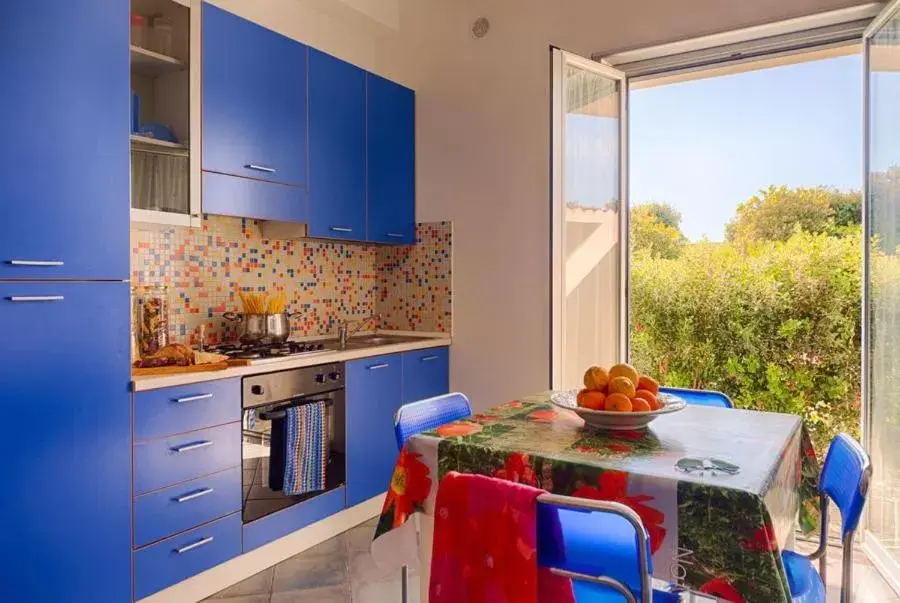 Kitchen/Kitchenette in Residence Mare Blu