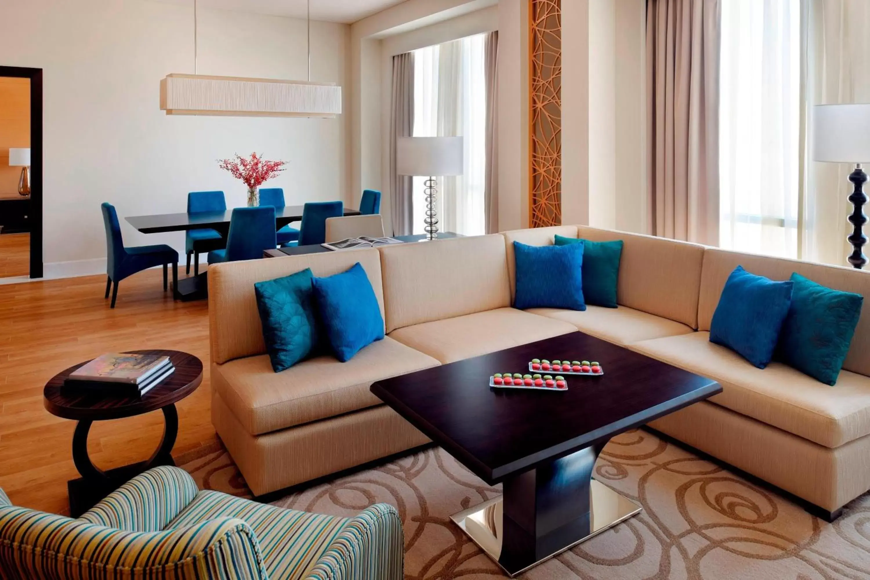 Bedroom, Seating Area in Marriott Hotel, Al Jaddaf, Dubai