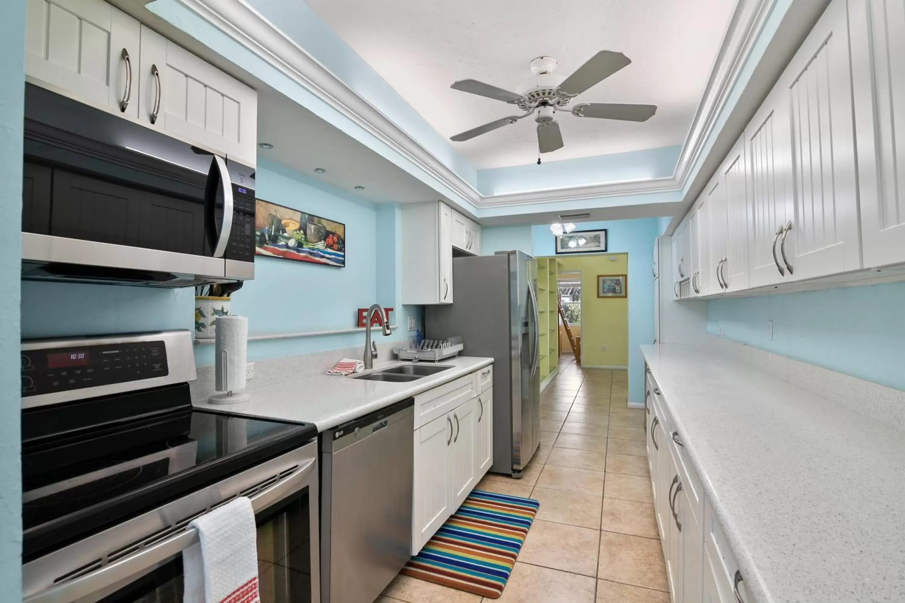 Kitchen/Kitchenette in The Ringling Beach House