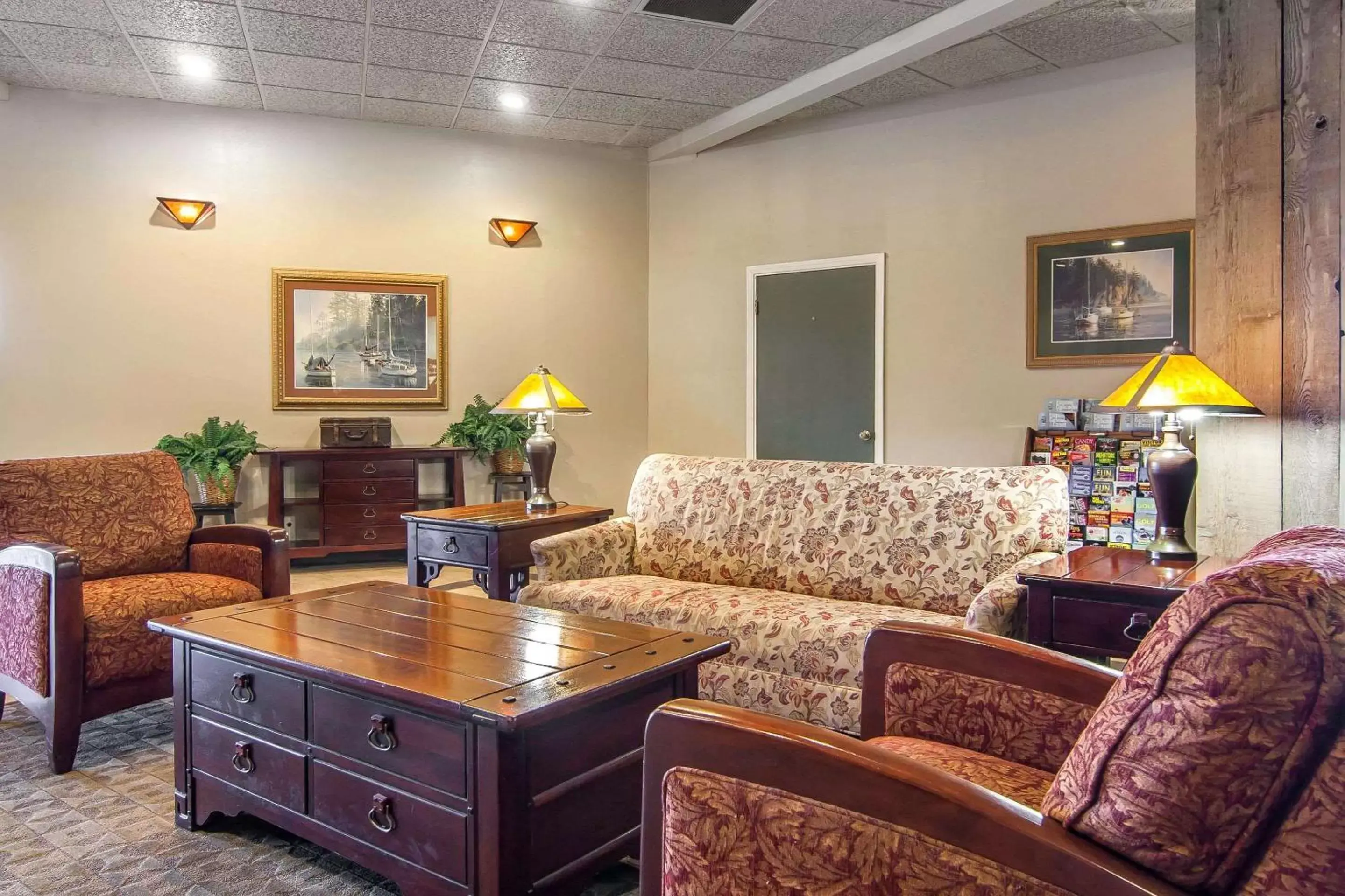 Lobby or reception, Seating Area in Quality Inn & Suites at Coos Bay