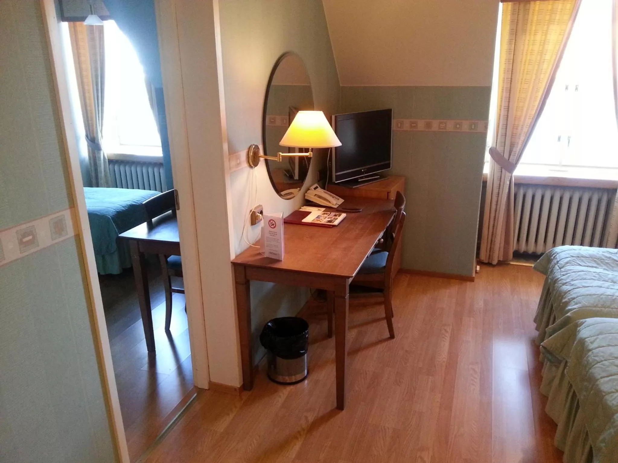 TV and multimedia, Bed in Hotel Anna