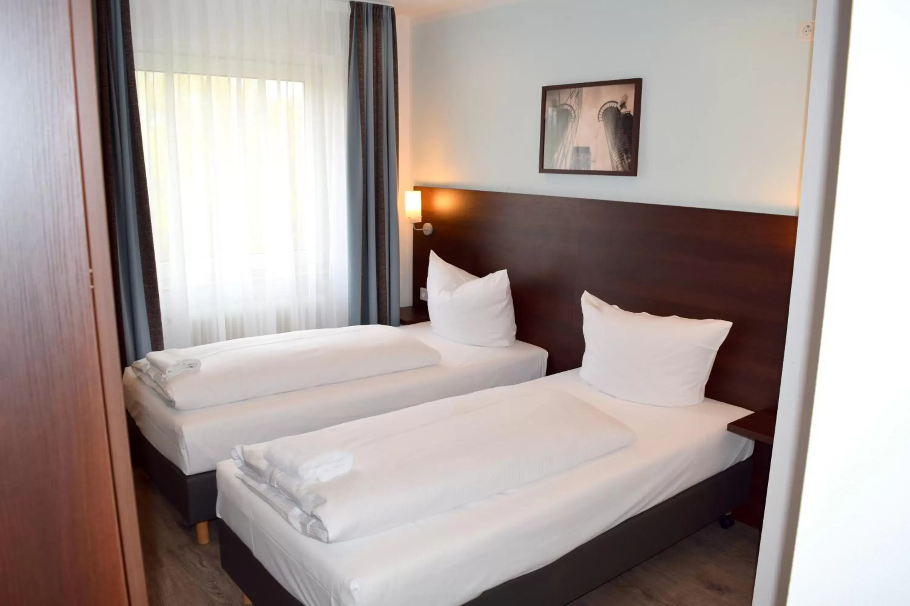 Photo of the whole room, Bed in Trip Inn Budget Hotel Messe