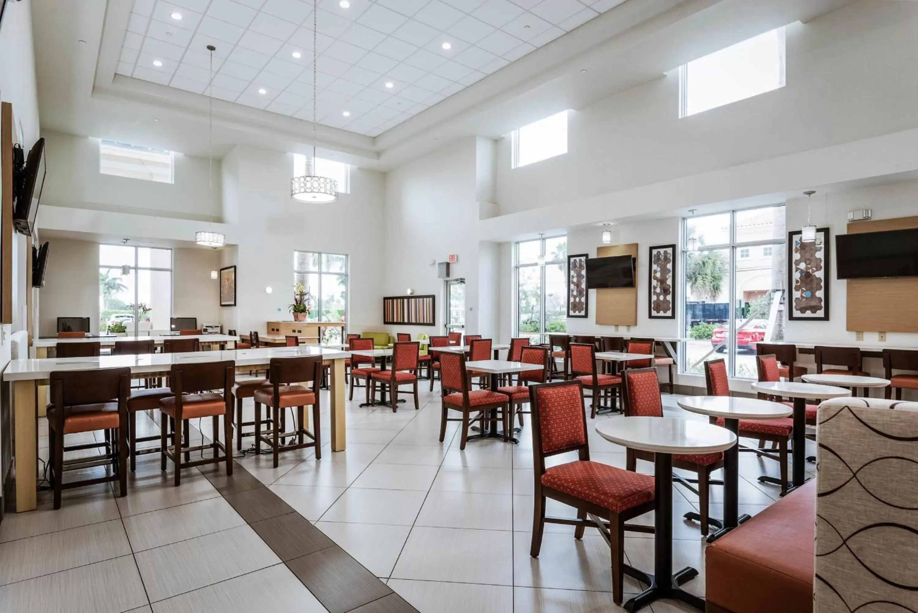 Breakfast, Restaurant/Places to Eat in Holiday Inn Express & Suites Boynton Beach East, an IHG Hotel