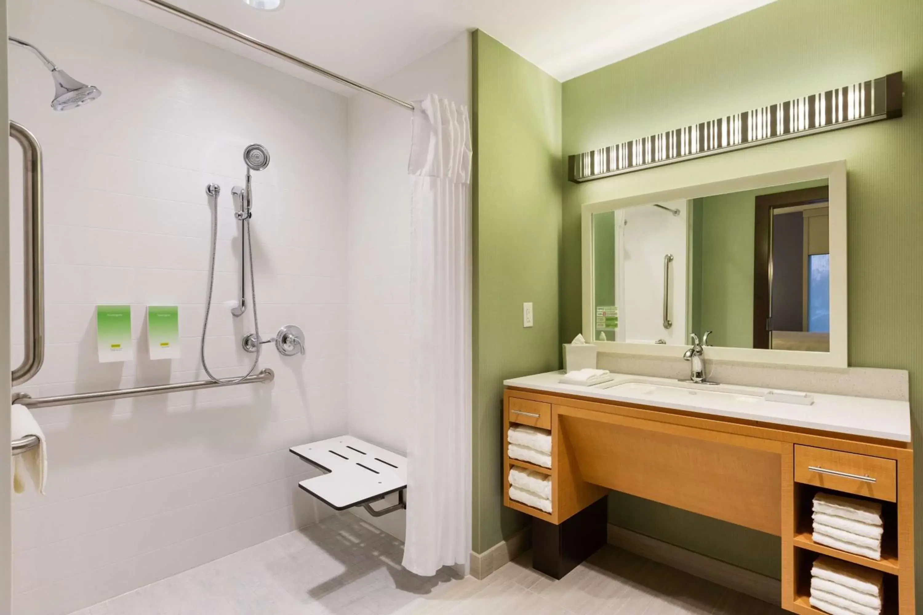 Bathroom in Home2 Suites by Hilton Sioux Falls Sanford Medical Center