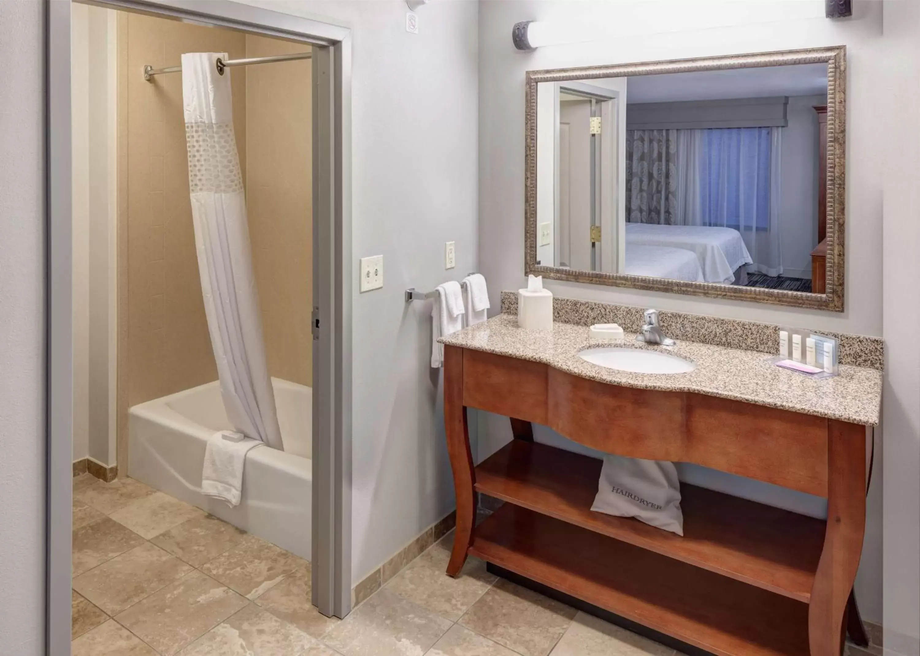 Bathroom in Hampton Inn & Suites Cedar Rapids