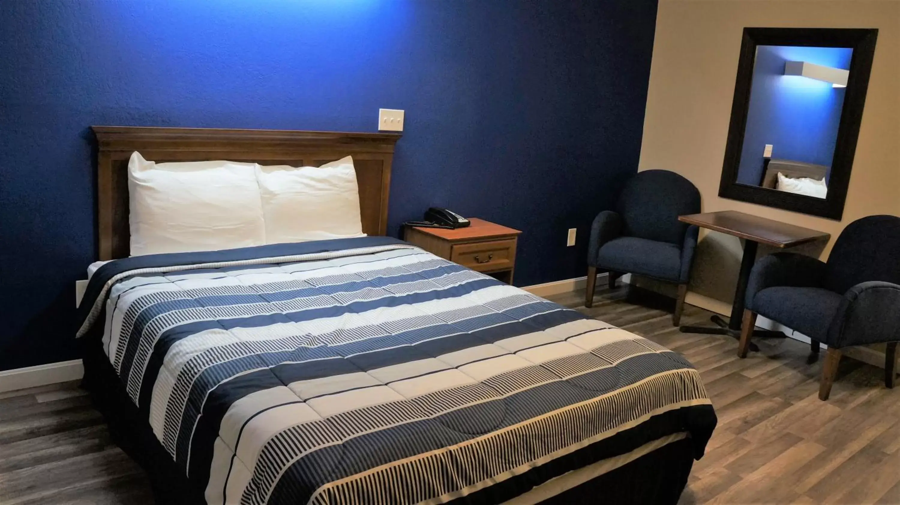 View (from property/room), Bed in Classic Motor Lodge Providence - West Greenwich View (from property/room), Bed in Classic Motor Lodge Providence - West Greenwich