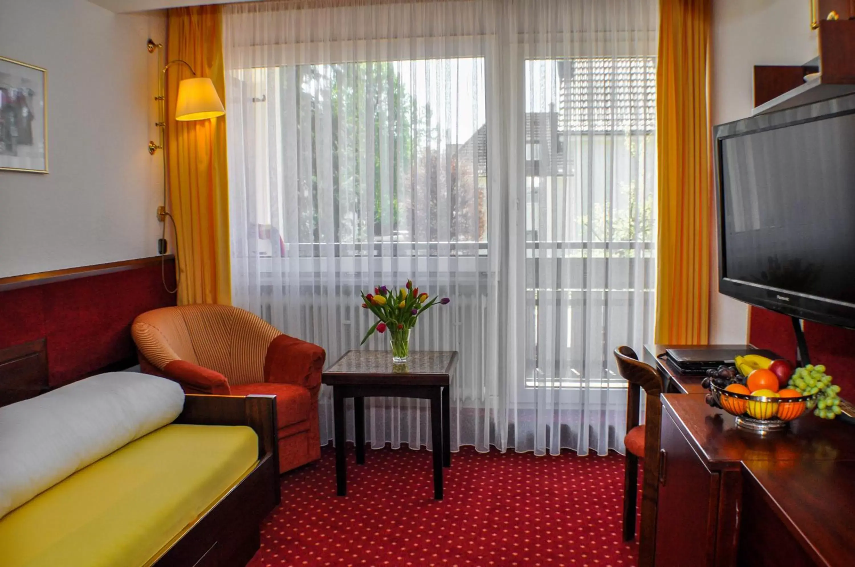 Photo of the whole room, TV/Entertainment Center in Kurhotel Wiedenmann