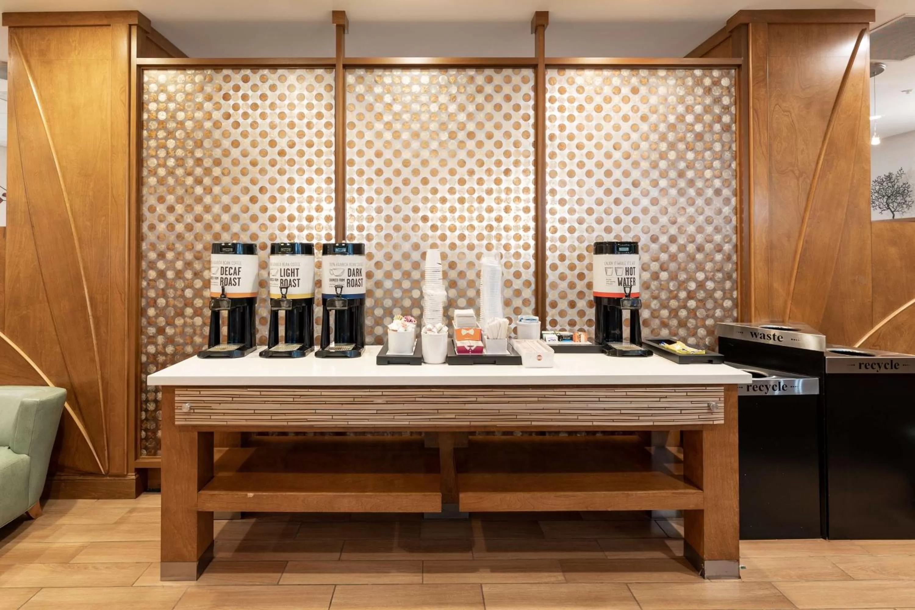 Dining area in Hampton Inn Christiansburg/Blacksburg