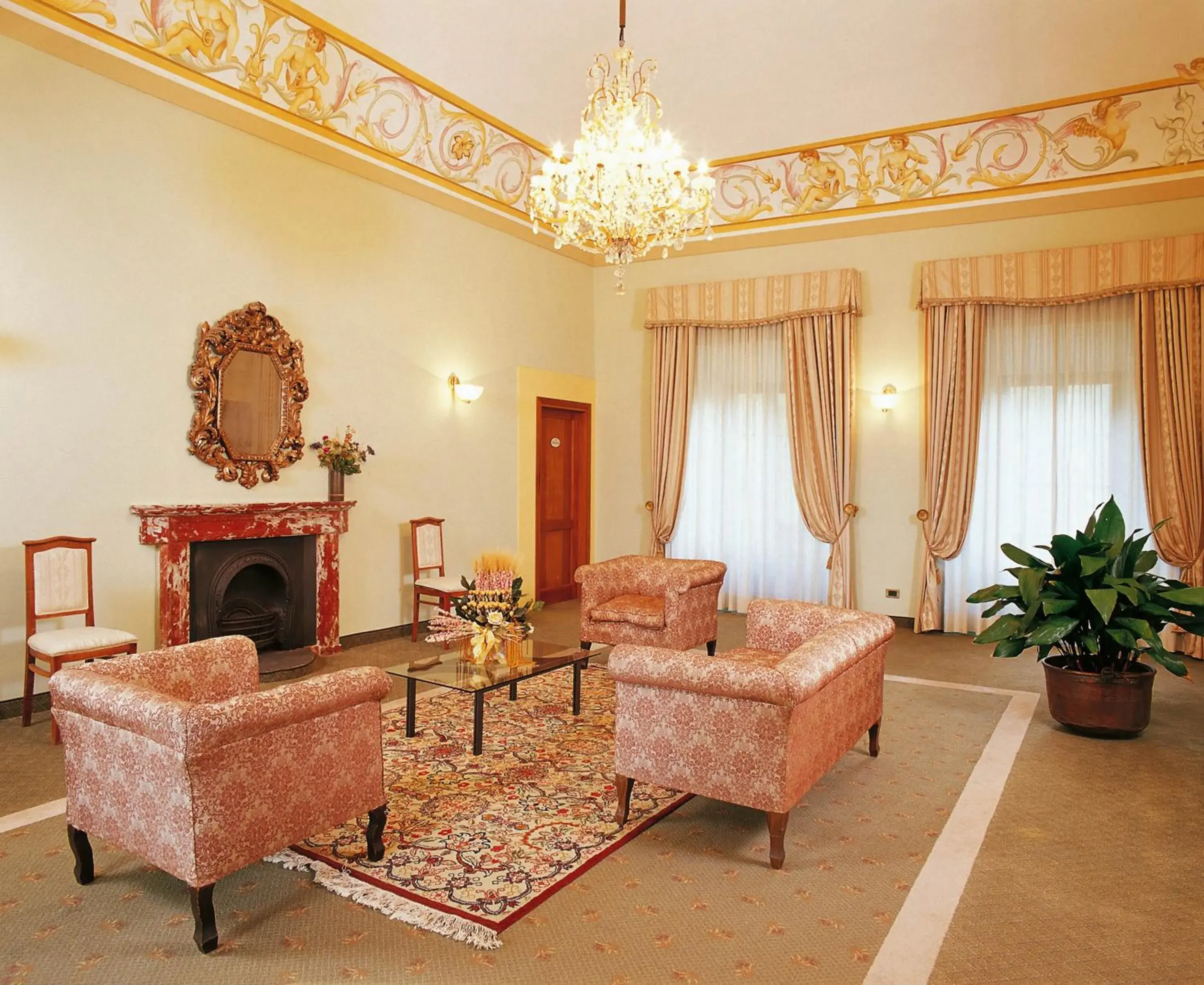 Lounge or bar, Seating Area in Hotel Villa San Lucchese