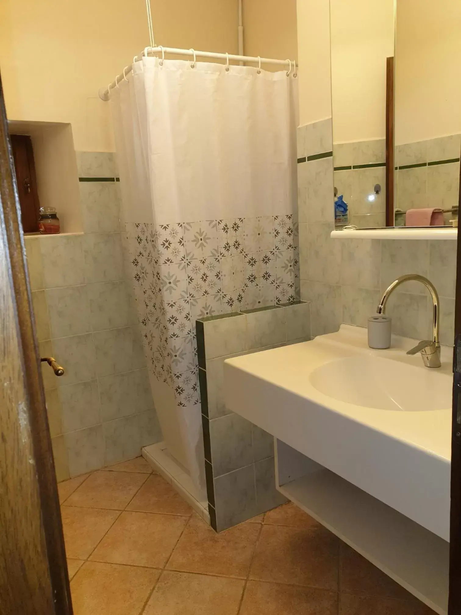 Bathroom in Ferme de la Combe - The Goldy's Farm