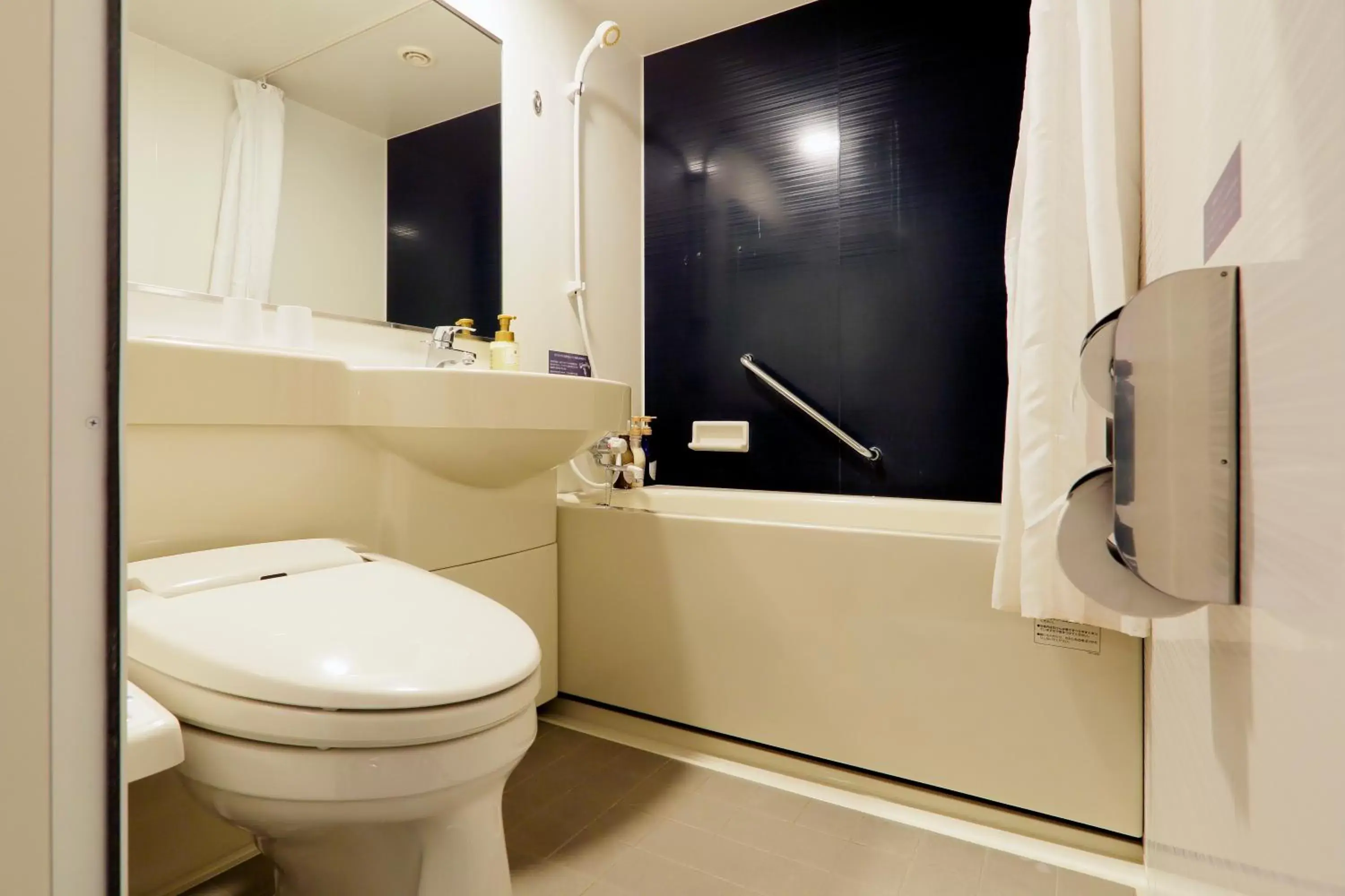 Double Room - Non-Smoking in JR Inn Sapporo Double Room - Non-Smoking in JR Inn Sapporo