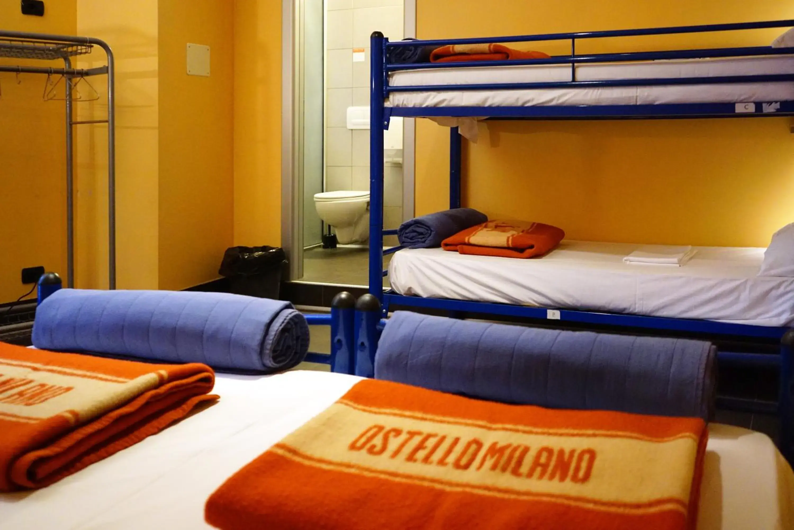 Bedroom, Bunk Bed in Hi! Ostello Milano