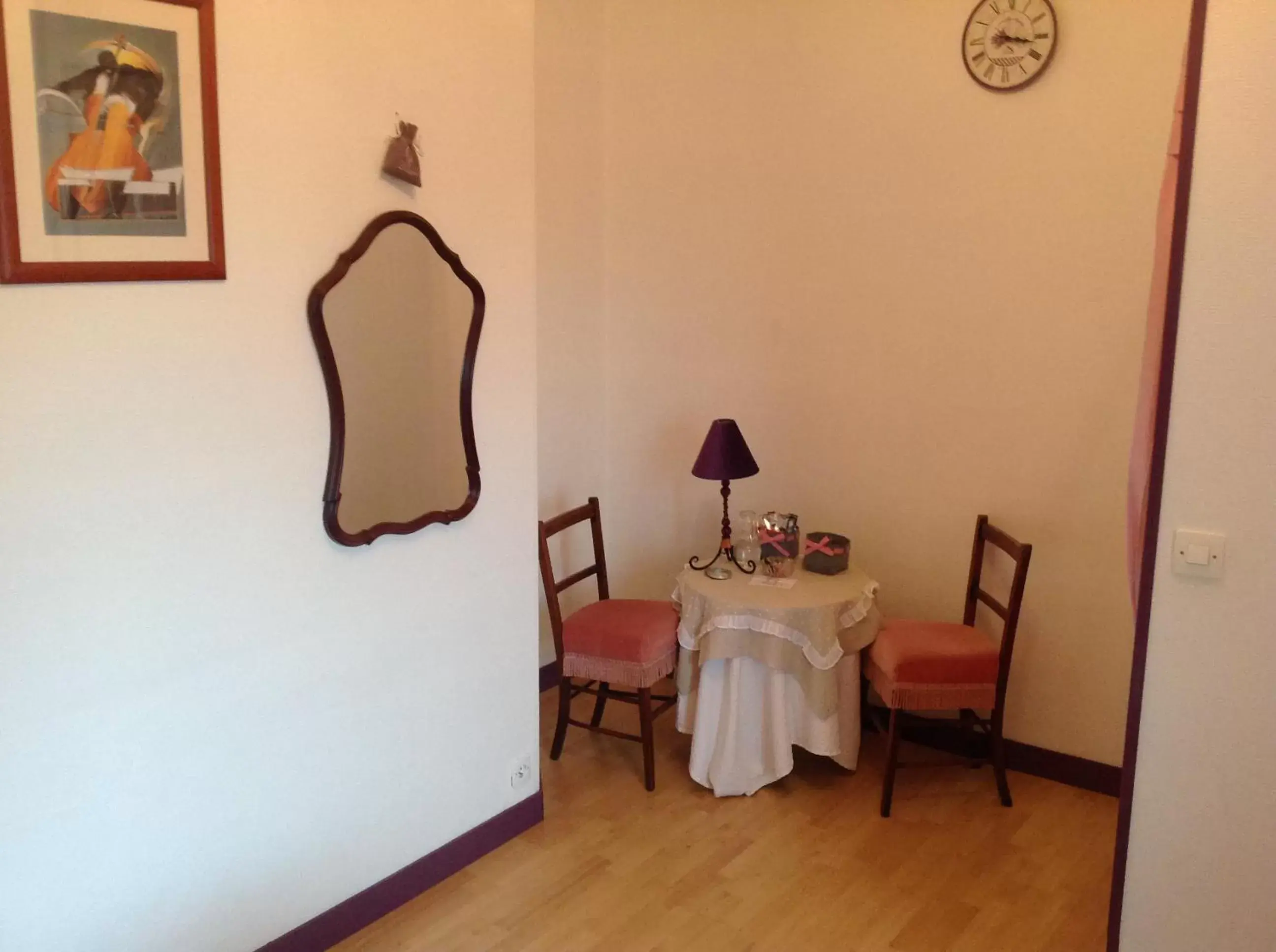 Garden view, Dining Area in La Demeure aux Hortensias