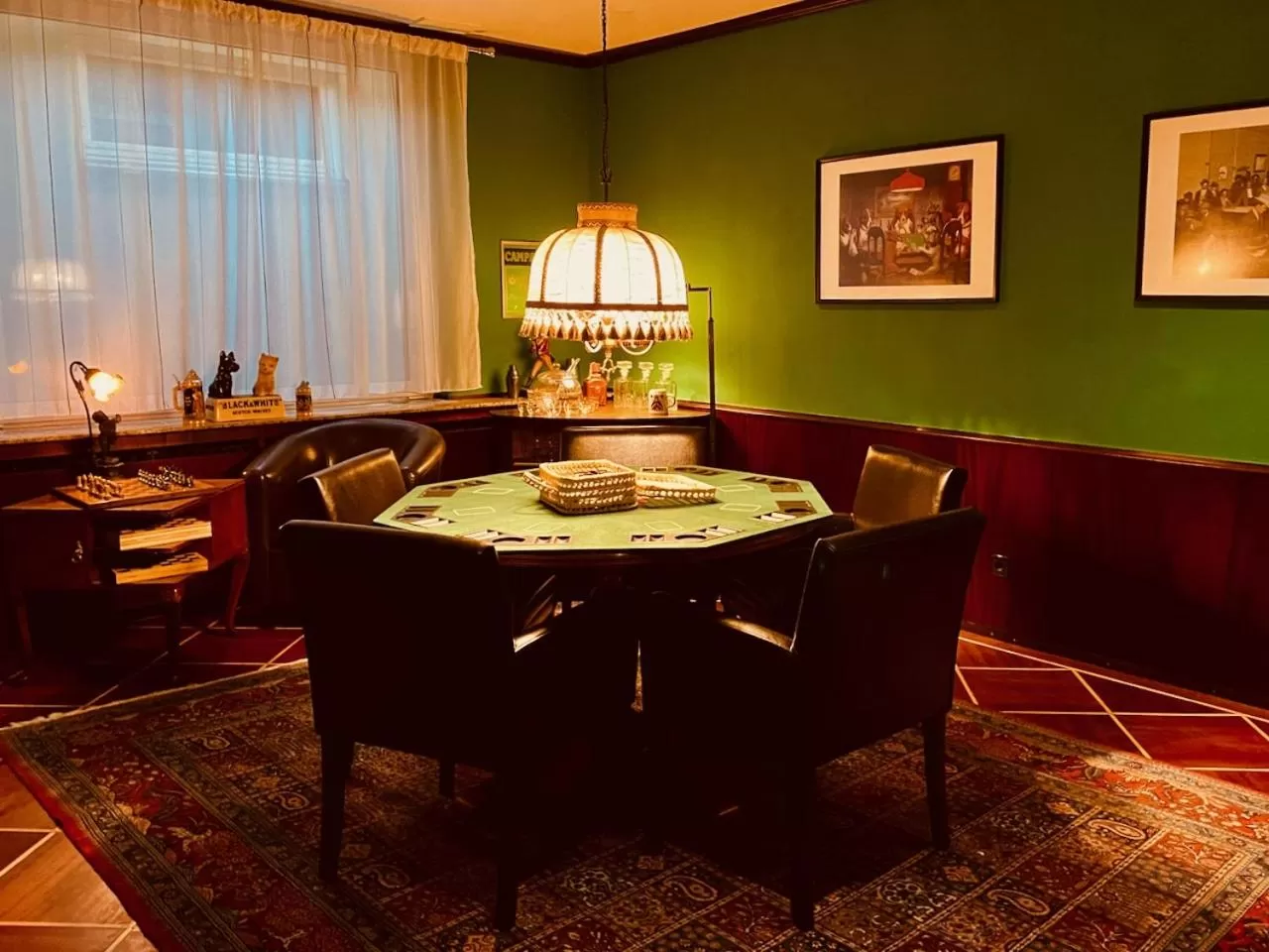 Entertainment in Tante ALMA's Mannheimer Hotel